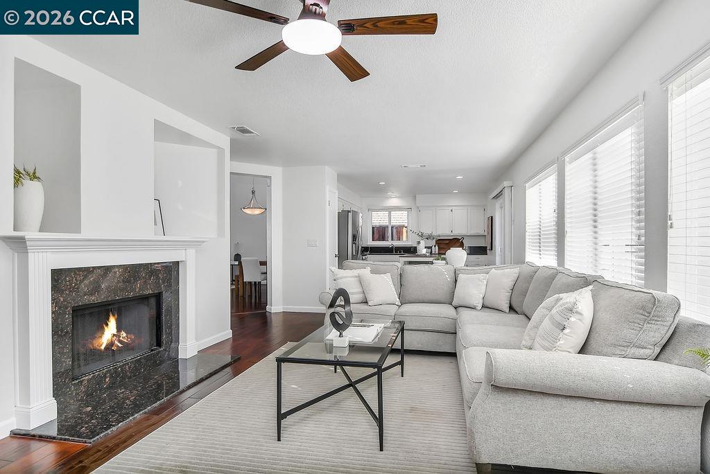 Detail Gallery Image 12 of 41 For 470 Jill Avenue, Bay Point,  CA 94565-6794 - 4 Beds | 2/1 Baths