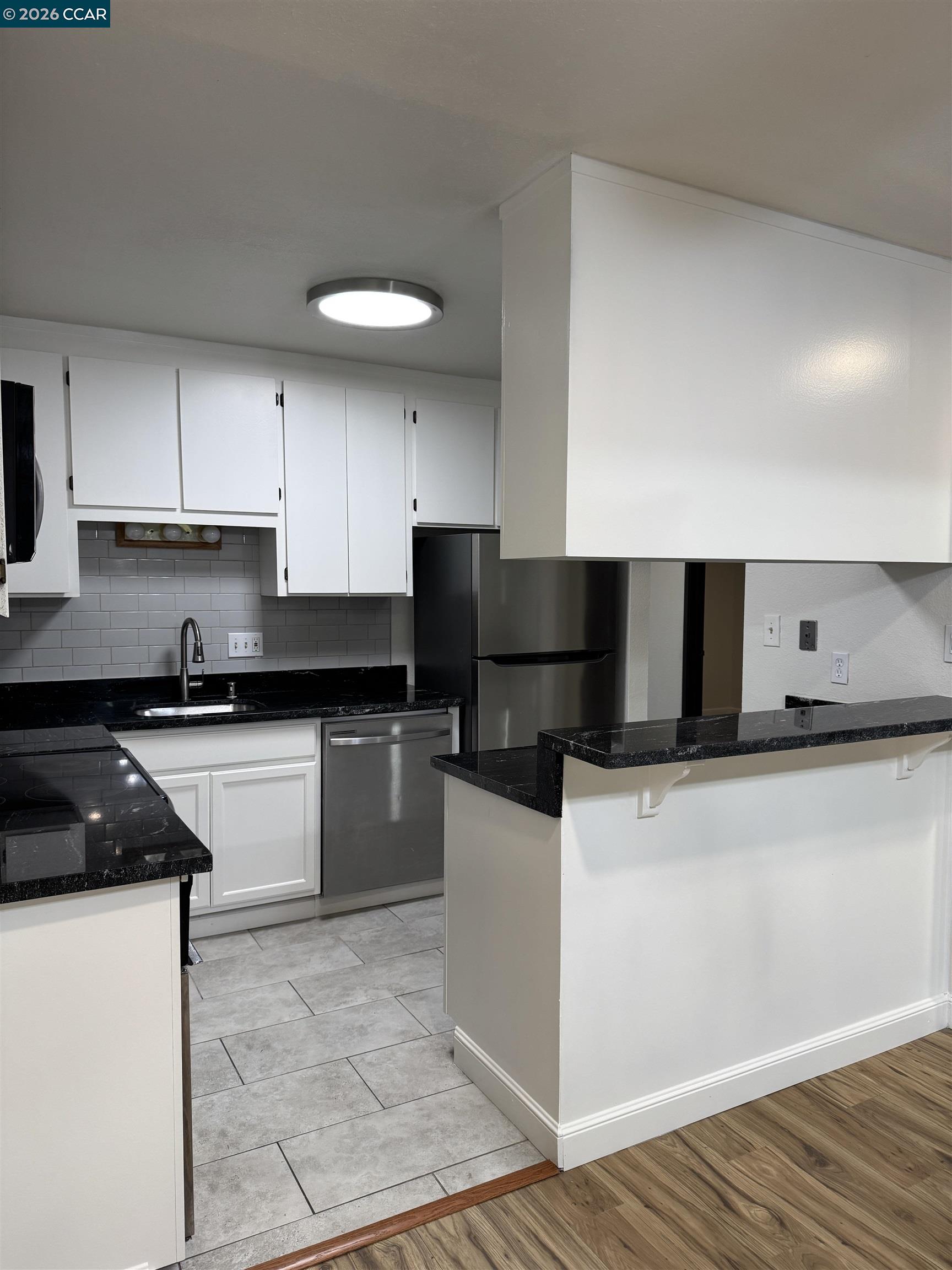 Detail Gallery Image 4 of 21 For 1725 Landana Dr #7,  Concord,  CA 94519 - 3 Beds | 2/1 Baths