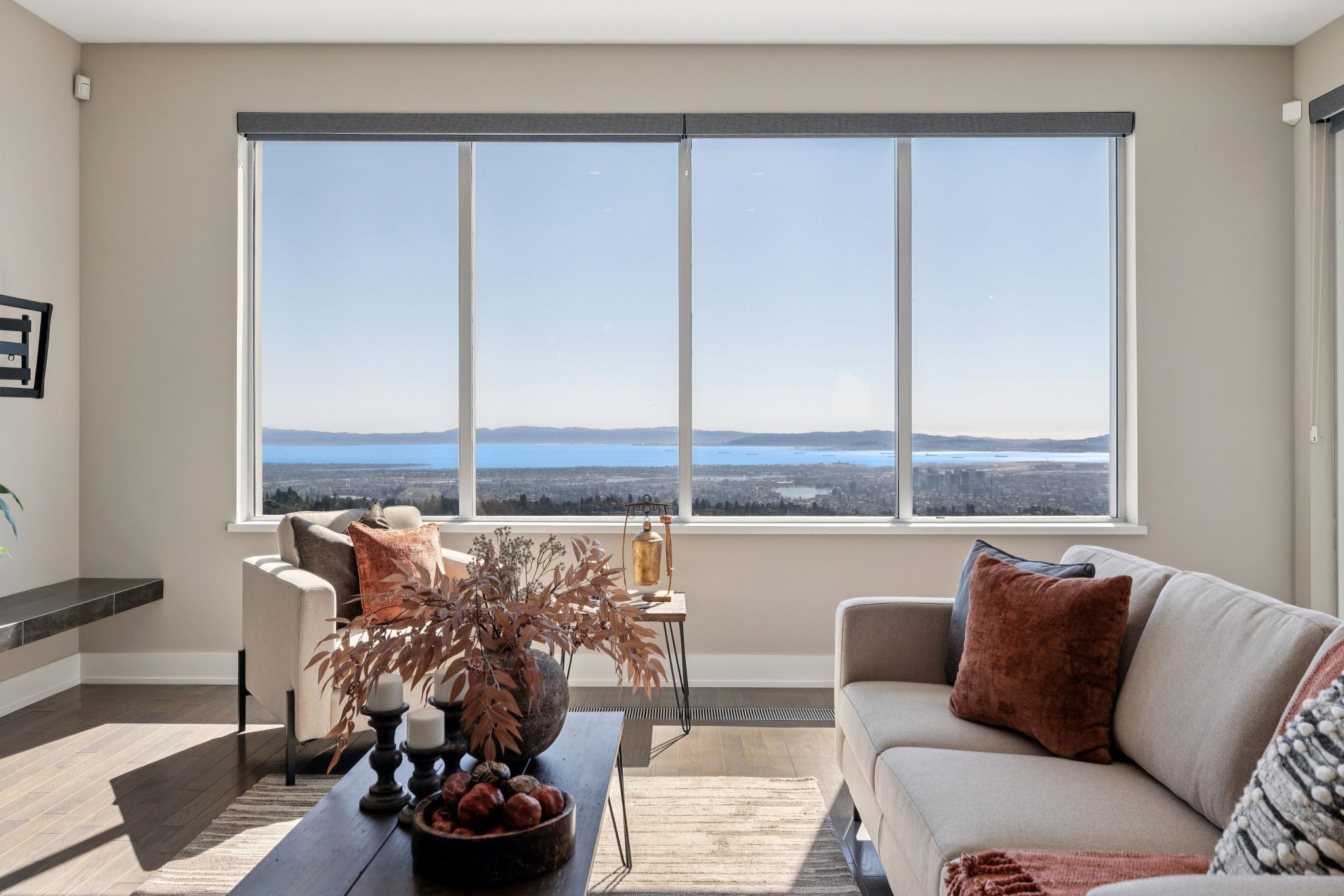 Detail Gallery Image 17 of 60 For 25 Diablo Dr, Oakland,  CA 94611 - 3 Beds | 3/1 Baths