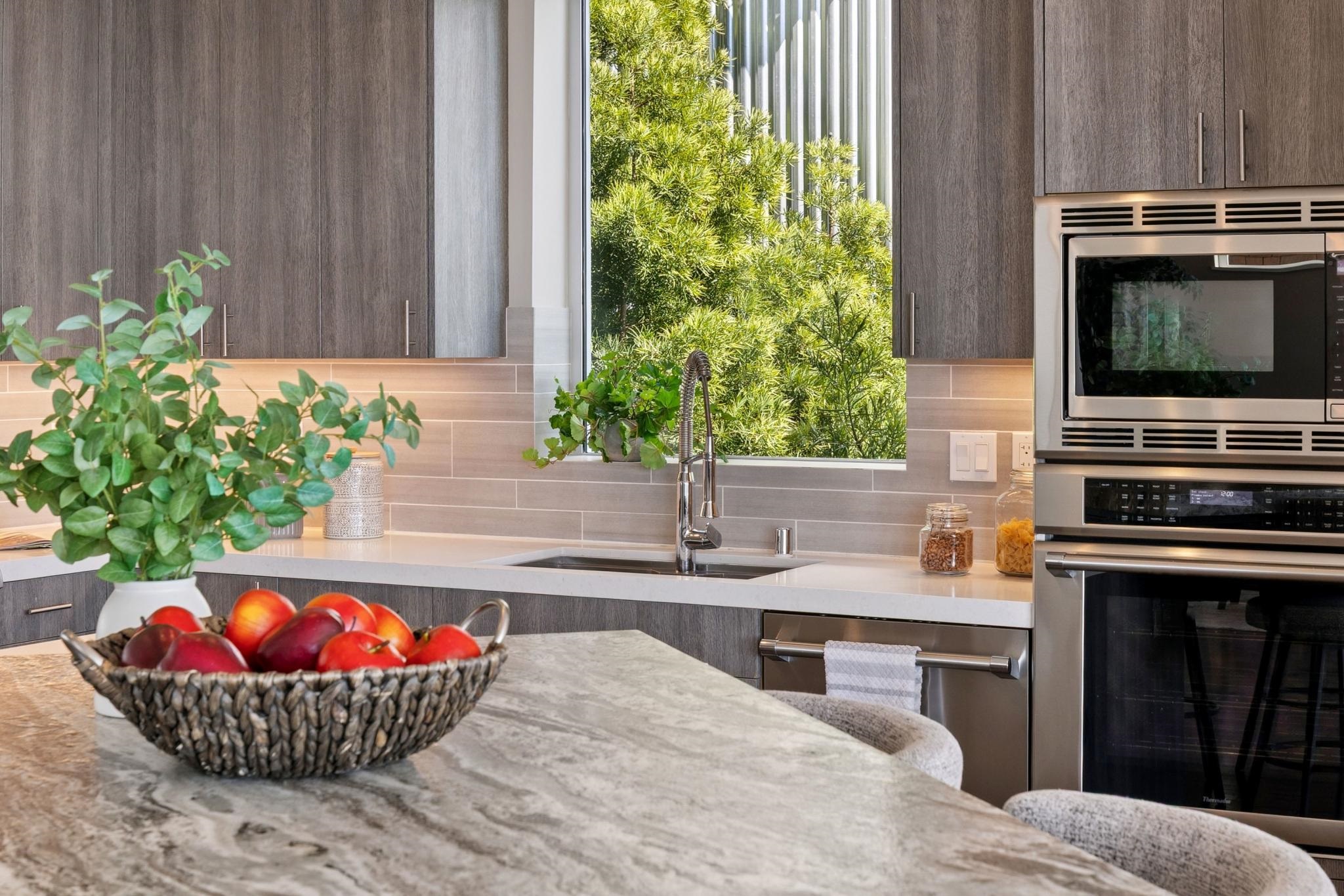 Detail Gallery Image 25 of 60 For 25 Diablo Dr, Oakland,  CA 94611 - 3 Beds | 3/1 Baths