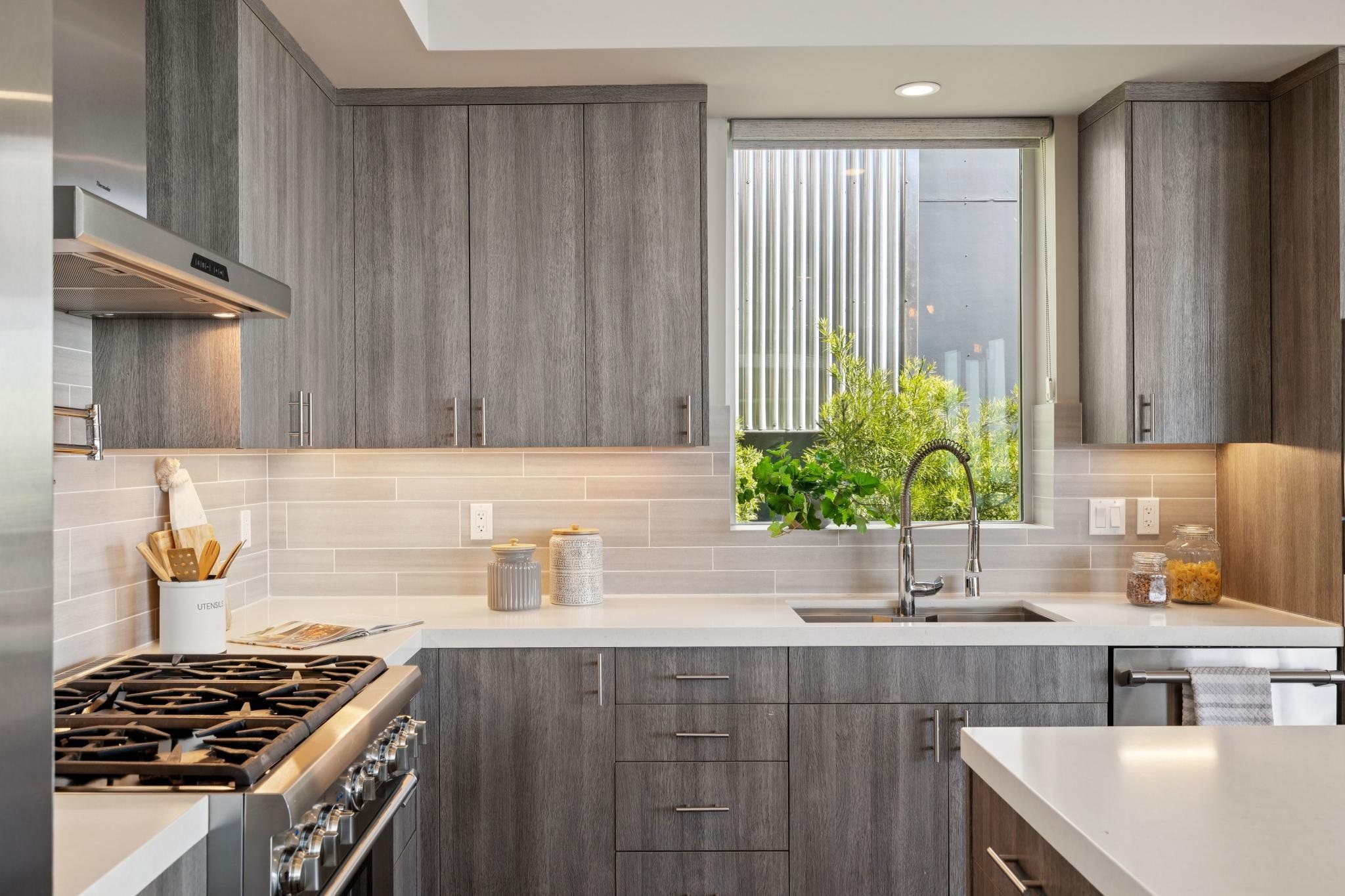 Detail Gallery Image 26 of 60 For 25 Diablo Dr, Oakland,  CA 94611 - 3 Beds | 3/1 Baths