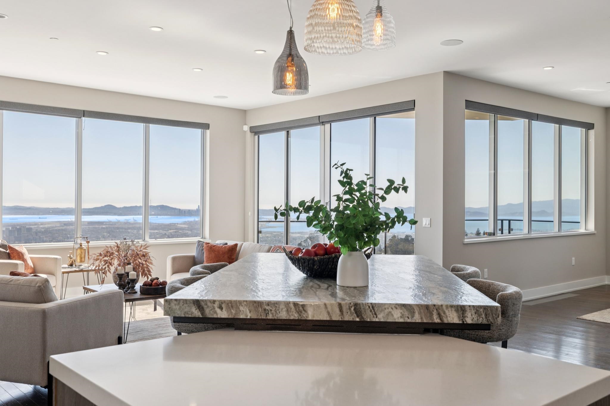 Detail Gallery Image 28 of 60 For 25 Diablo Dr, Oakland,  CA 94611 - 3 Beds | 3/1 Baths