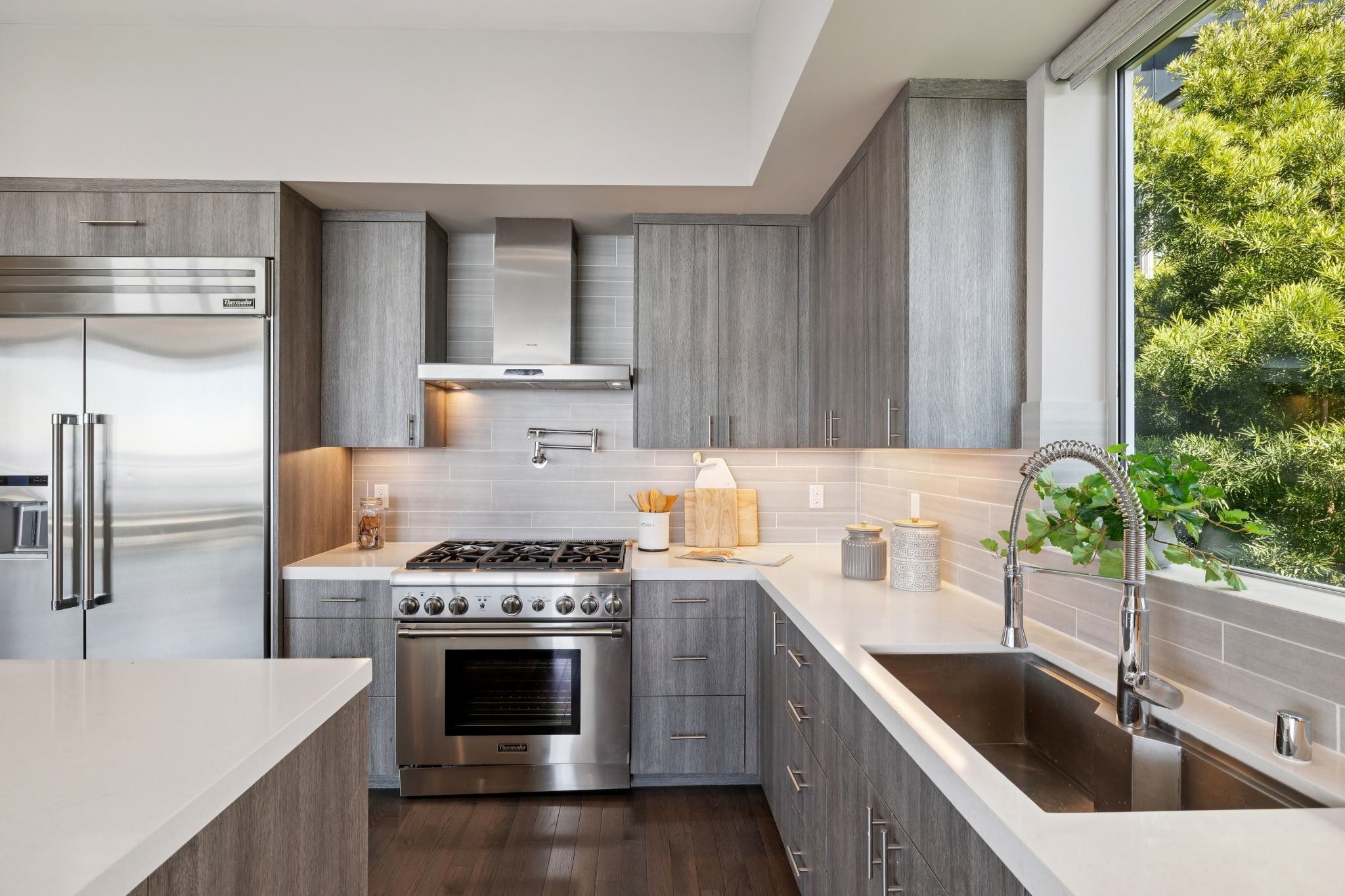 Detail Gallery Image 29 of 60 For 25 Diablo Dr, Oakland,  CA 94611 - 3 Beds | 3/1 Baths