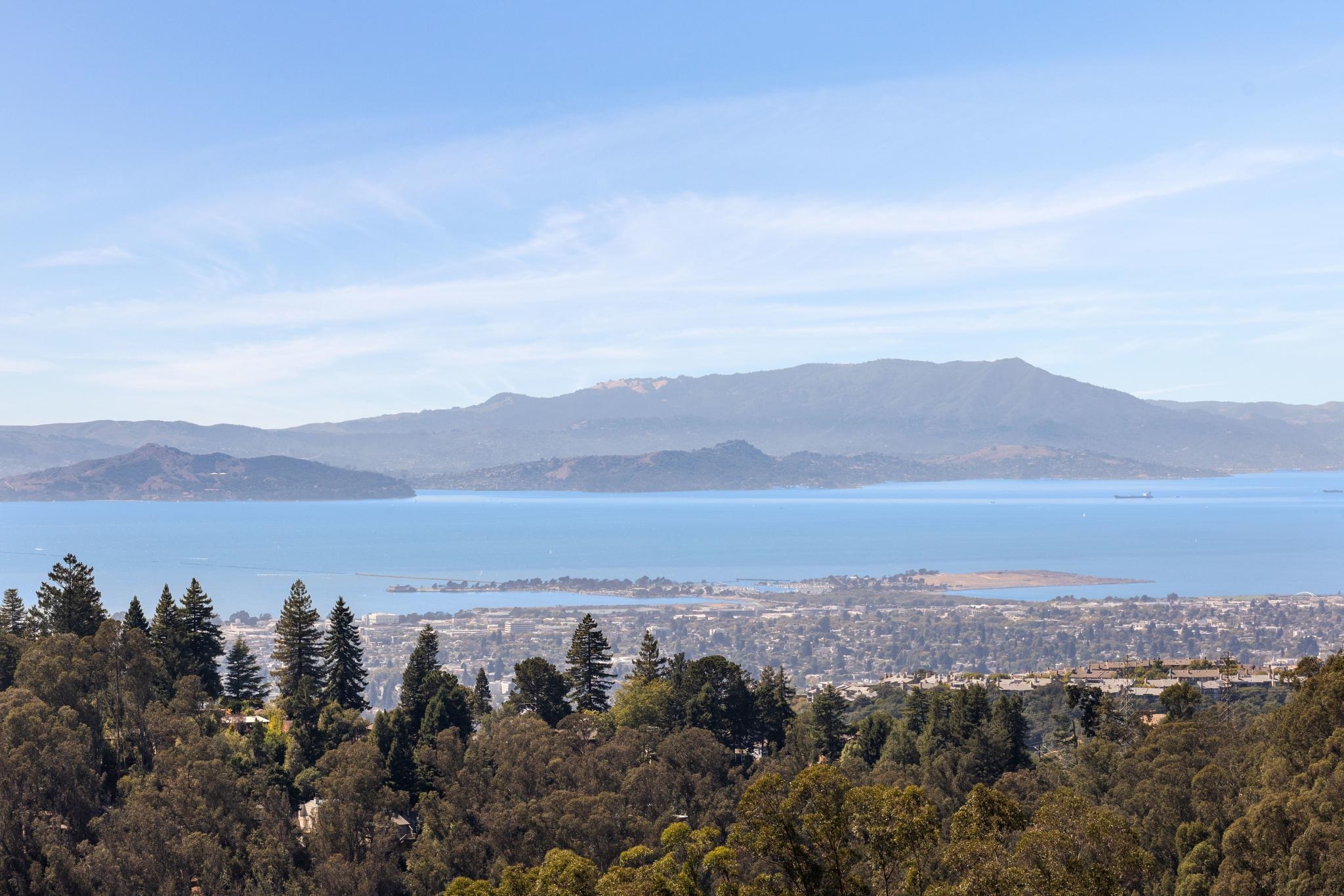 Detail Gallery Image 40 of 60 For 25 Diablo Dr, Oakland,  CA 94611 - 3 Beds | 3/1 Baths