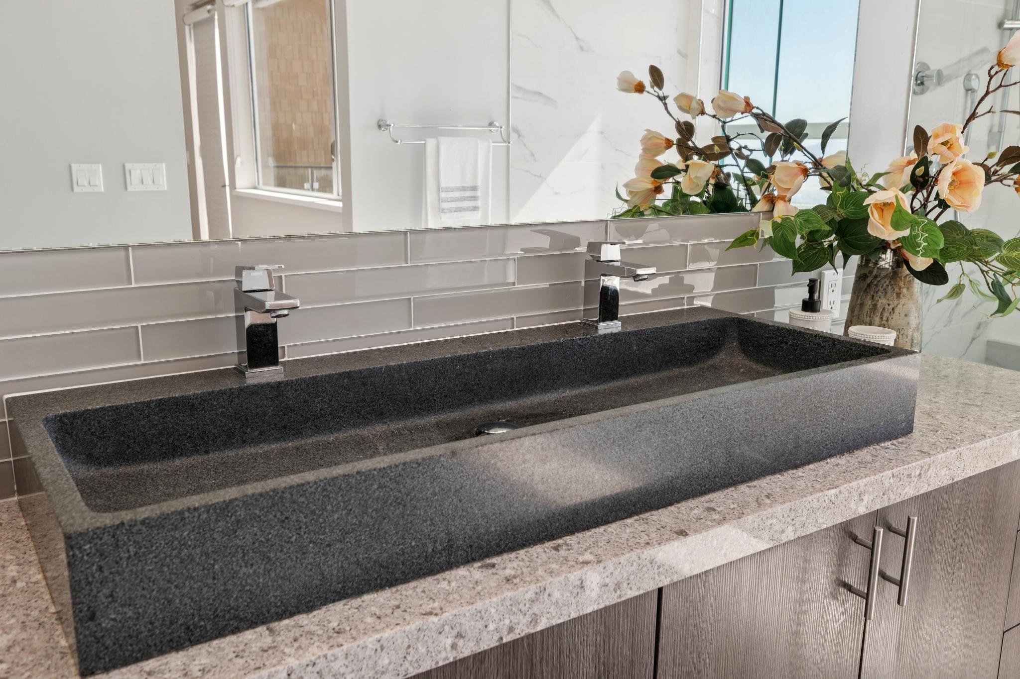 Detail Gallery Image 58 of 60 For 25 Diablo Dr, Oakland,  CA 94611 - 3 Beds | 3/1 Baths