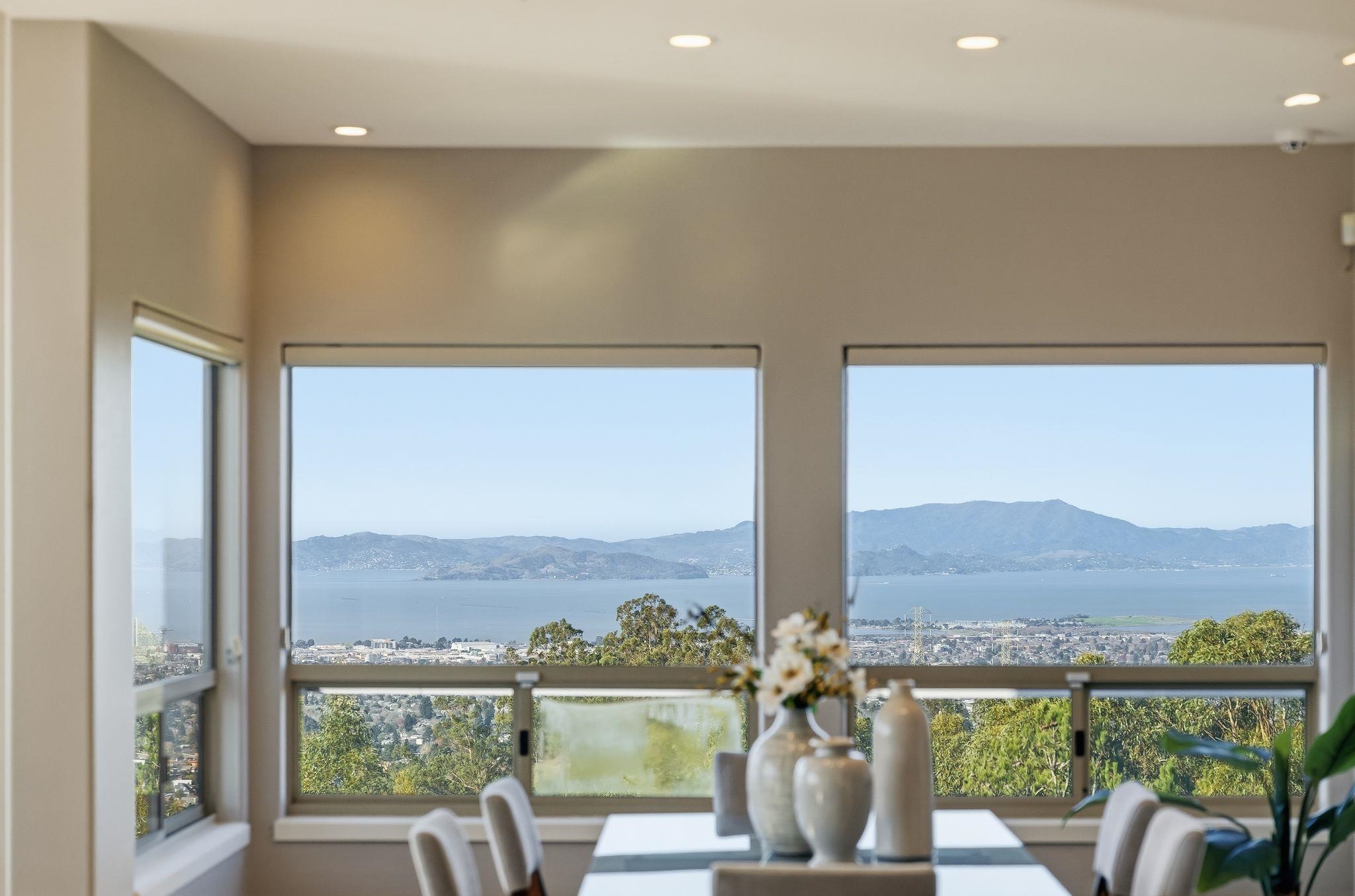 Detail Gallery Image 13 of 55 For 6413 Gwin Ct, Oakland,  CA 94611 - 4 Beds | 3/1 Baths