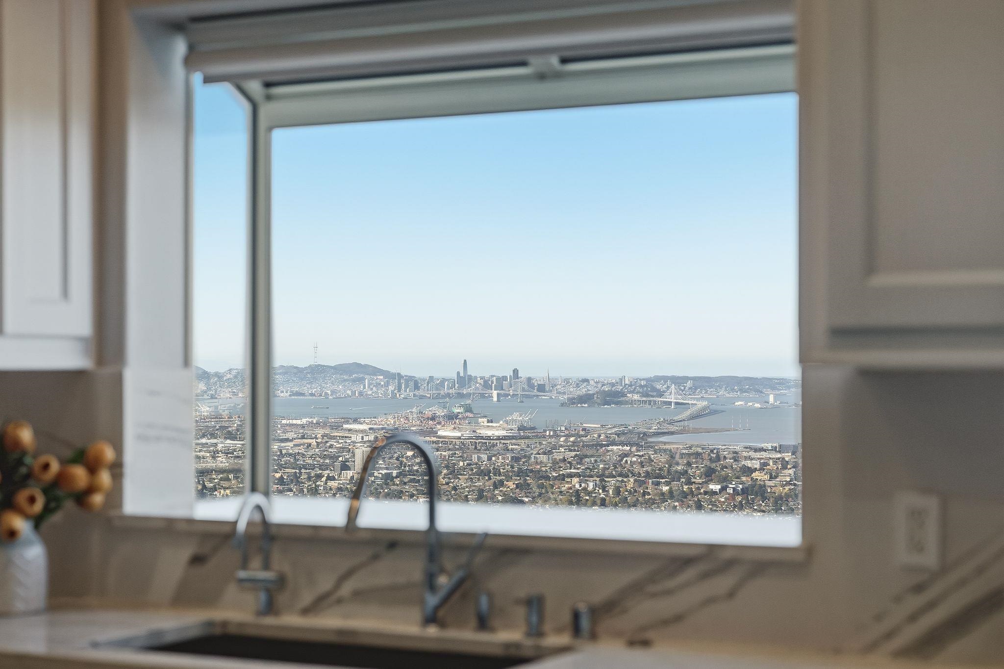 Detail Gallery Image 15 of 55 For 6413 Gwin Ct, Oakland,  CA 94611 - 4 Beds | 3/1 Baths