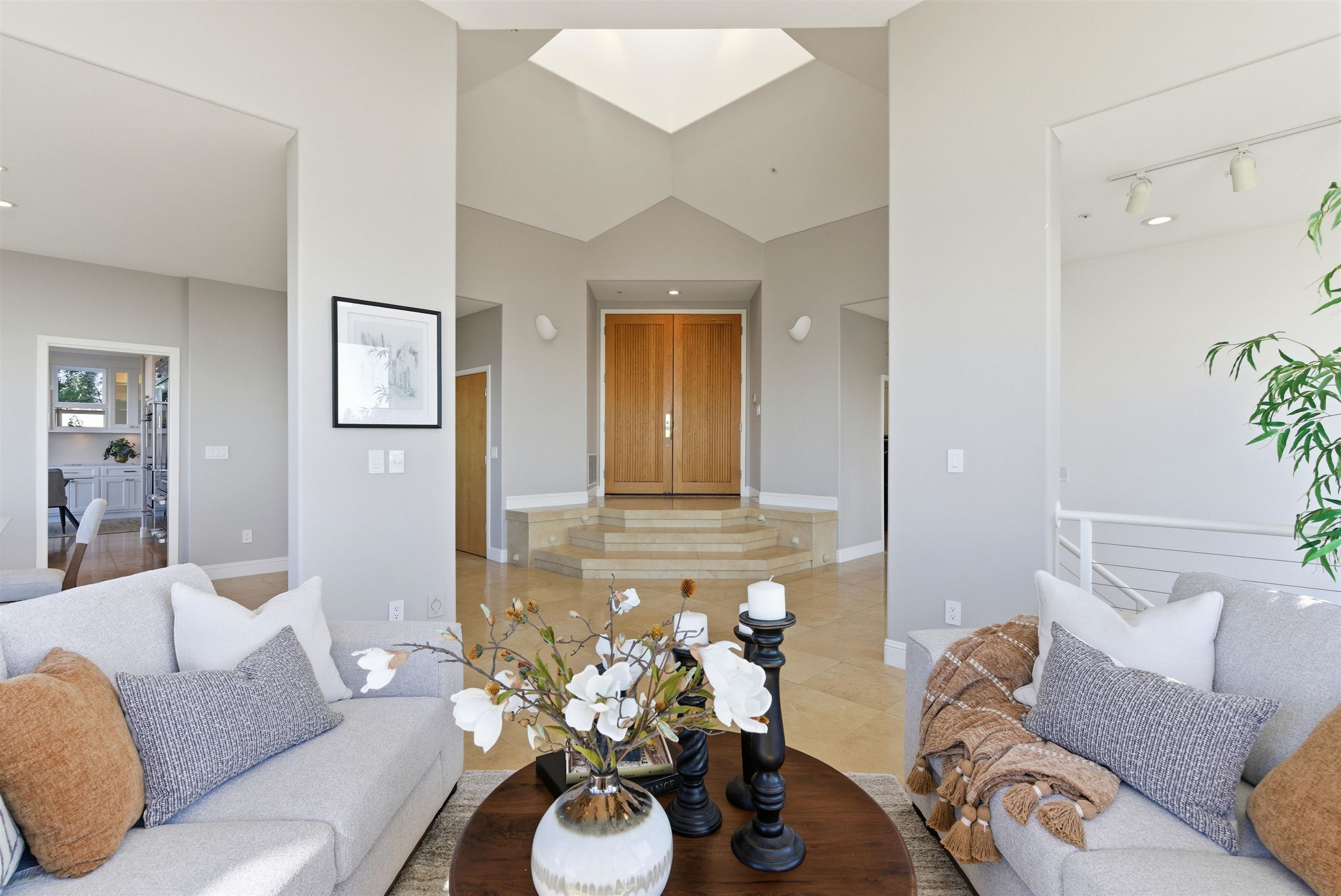 Detail Gallery Image 34 of 55 For 6413 Gwin Ct, Oakland,  CA 94611 - 4 Beds | 3/1 Baths