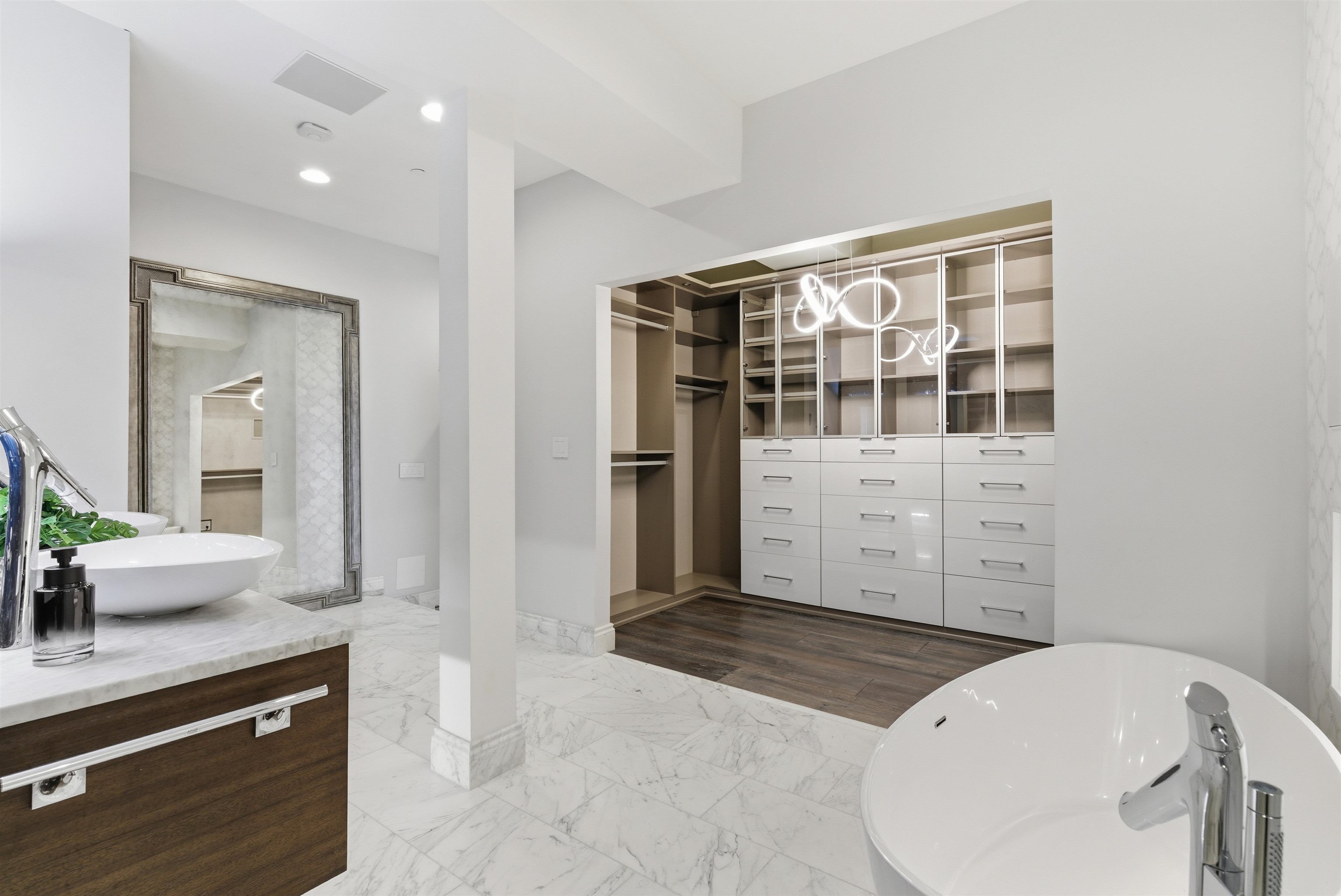 Detail Gallery Image 41 of 55 For 6413 Gwin Ct, Oakland,  CA 94611 - 4 Beds | 3/1 Baths