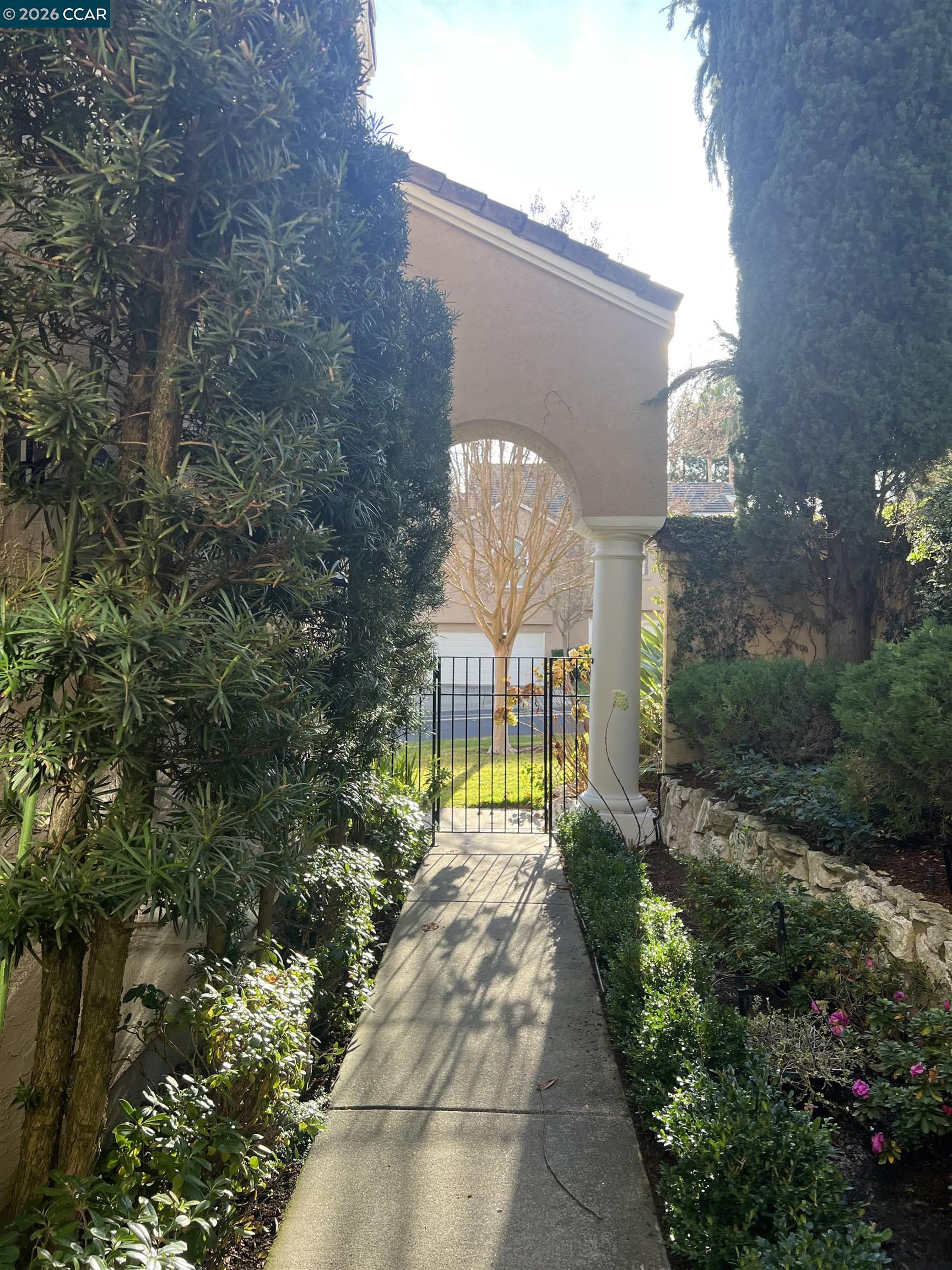 Detail Gallery Image 4 of 41 For 1312 Canyon Side Avenue, San Ramon,  CA 94582 - 4 Beds | 3 Baths