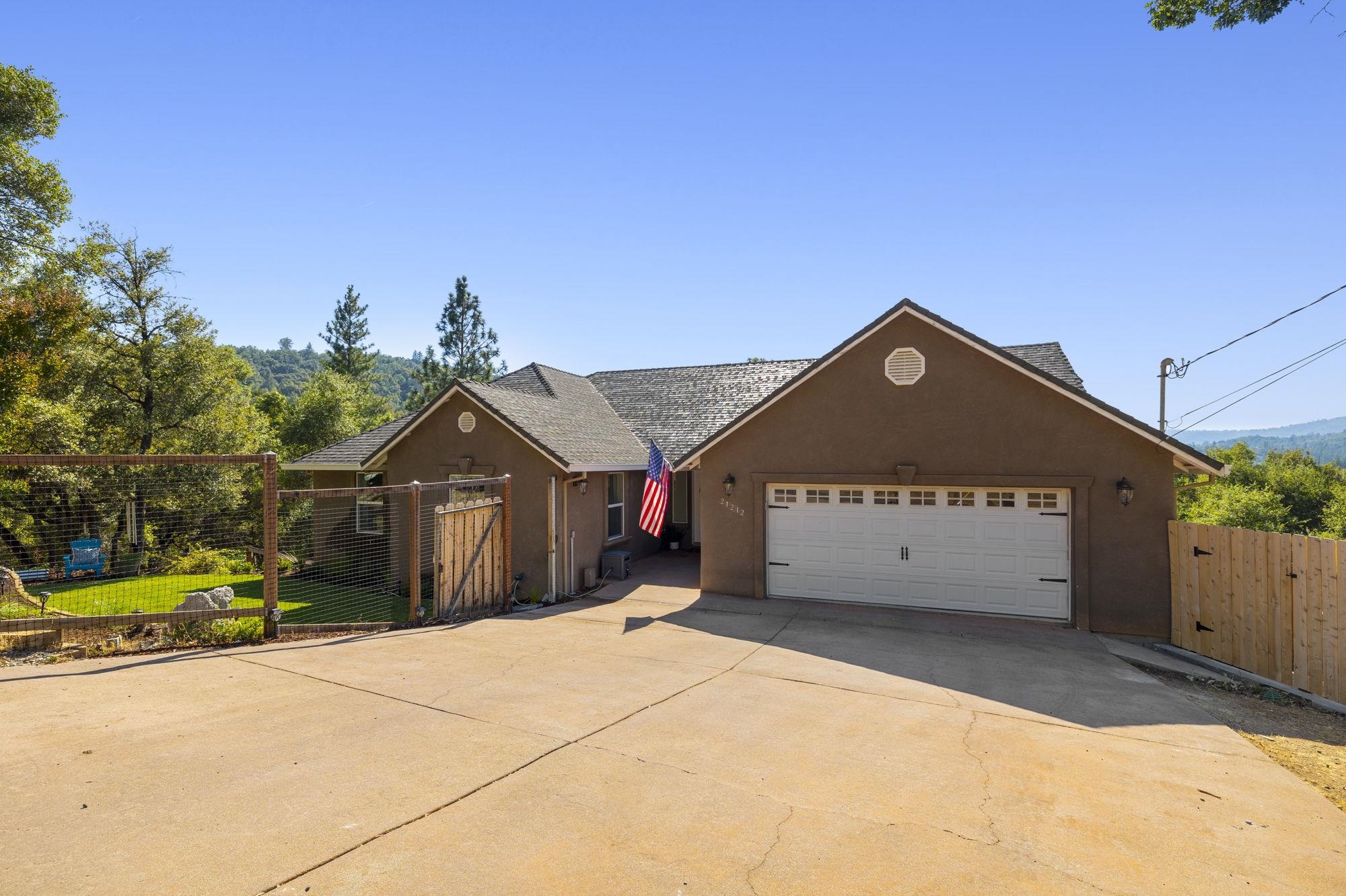 Detail Gallery Image 2 of 41 For 21212 Ridgeview Dr, Sonora,  CA 95370 - 3 Beds | 2 Baths