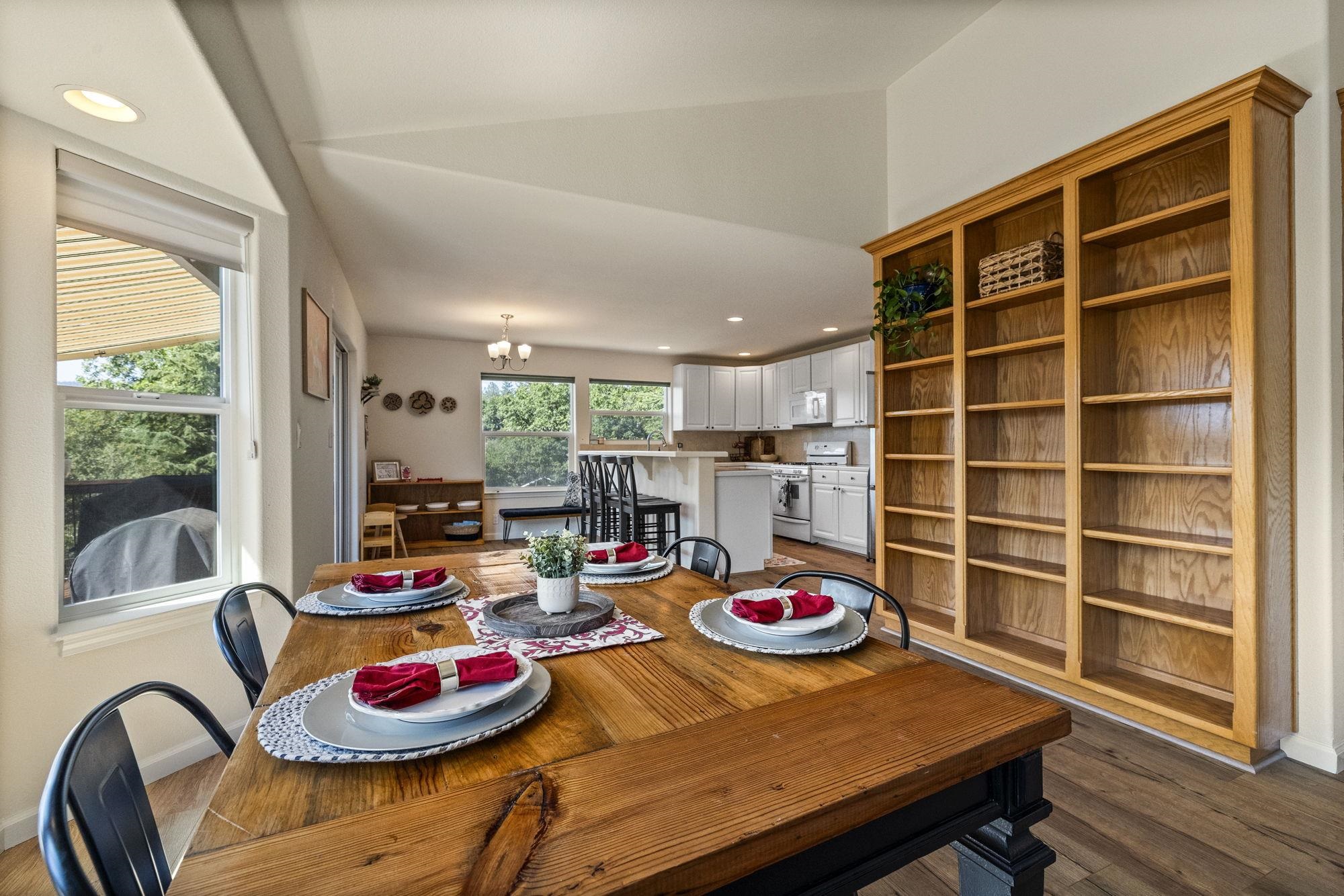 Detail Gallery Image 12 of 41 For 21212 Ridgeview Dr, Sonora,  CA 95370 - 3 Beds | 2 Baths