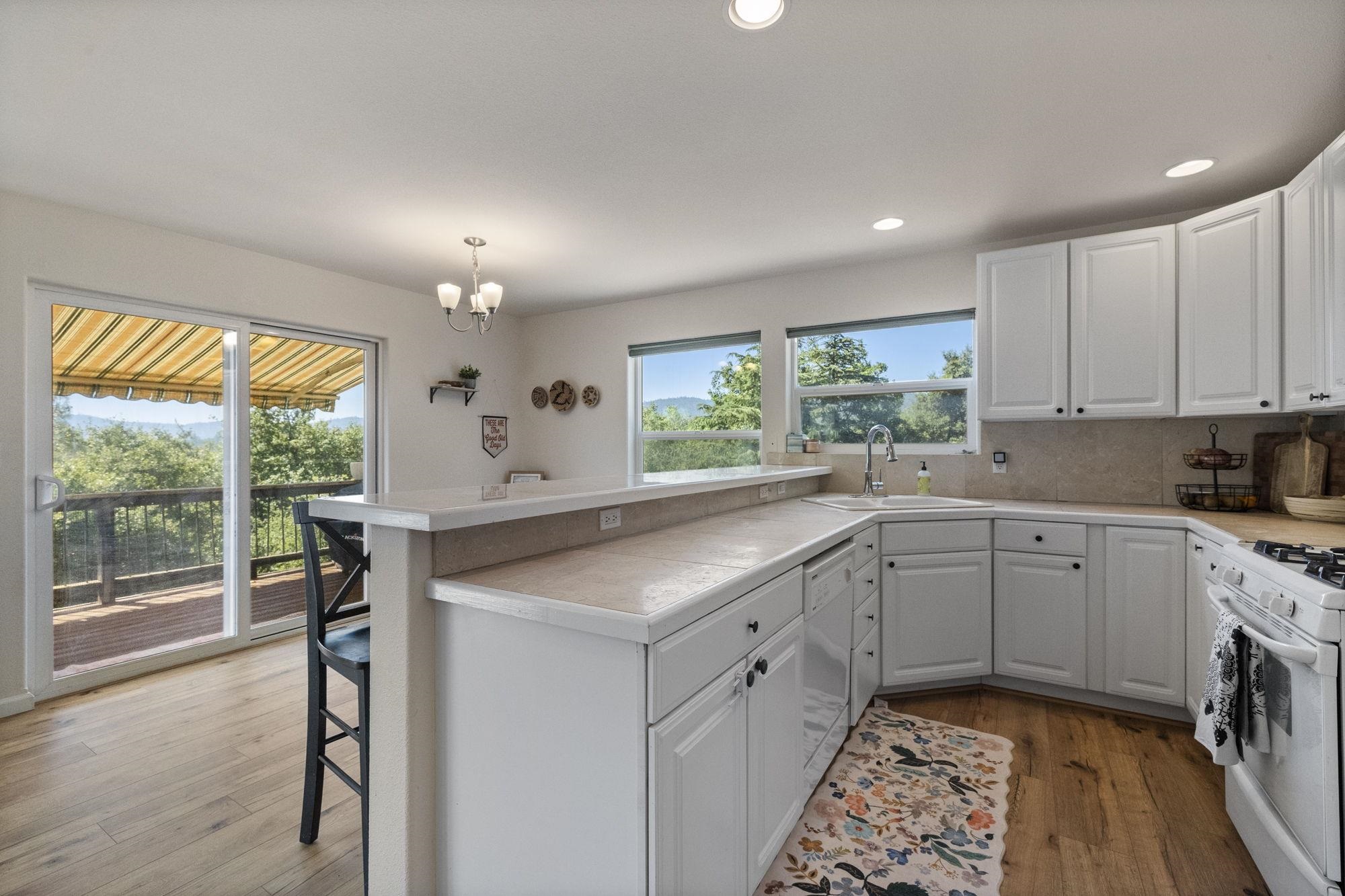Detail Gallery Image 16 of 41 For 21212 Ridgeview Dr, Sonora,  CA 95370 - 3 Beds | 2 Baths