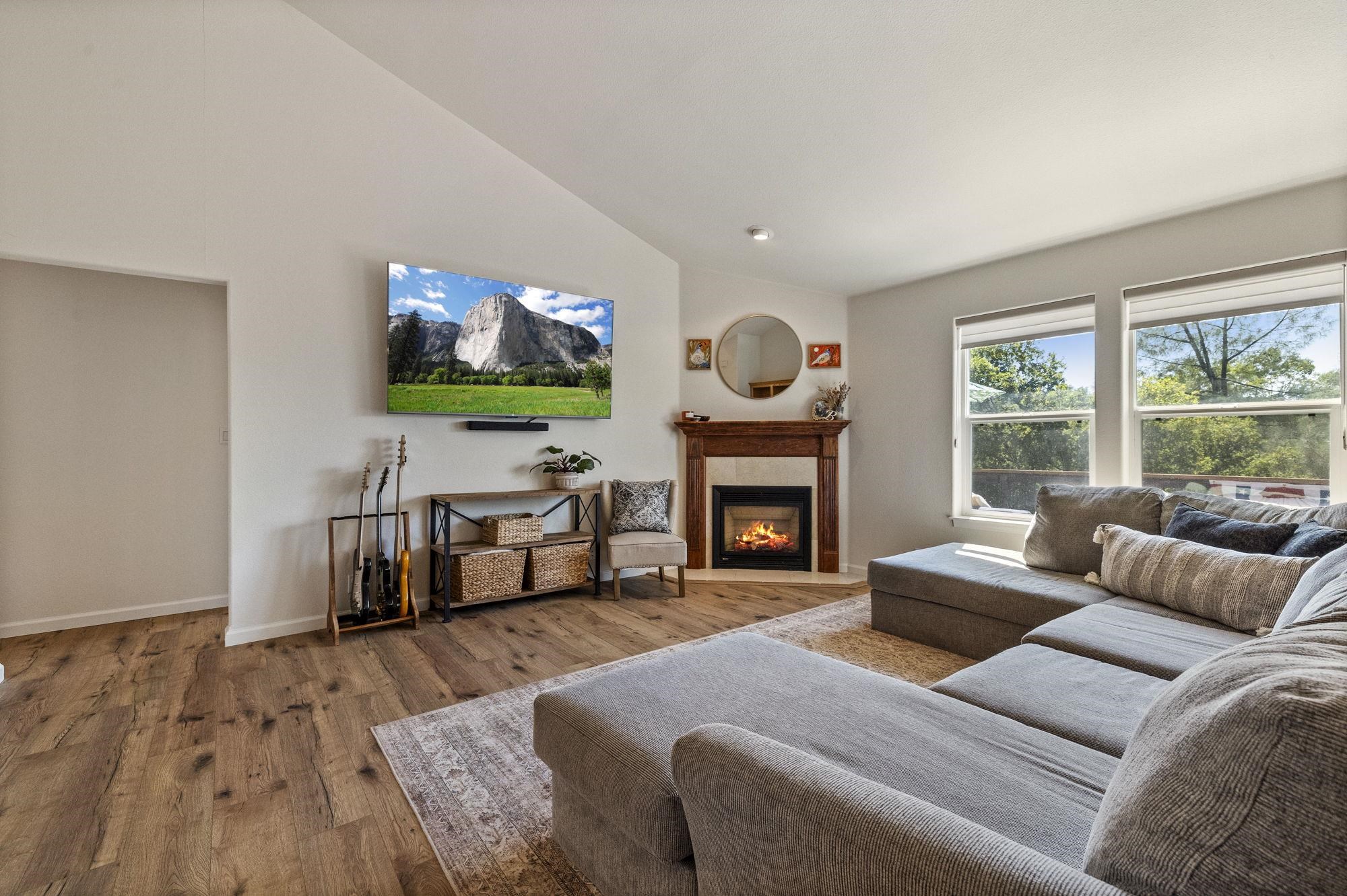 Detail Gallery Image 6 of 41 For 21212 Ridgeview Dr, Sonora,  CA 95370 - 3 Beds | 2 Baths