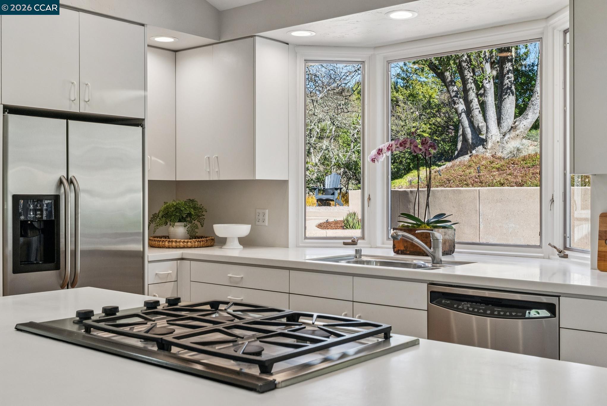 Detail Gallery Image 17 of 58 For 11 El Caminito, Orinda,  CA 94563 - 4 Beds | 3 Baths