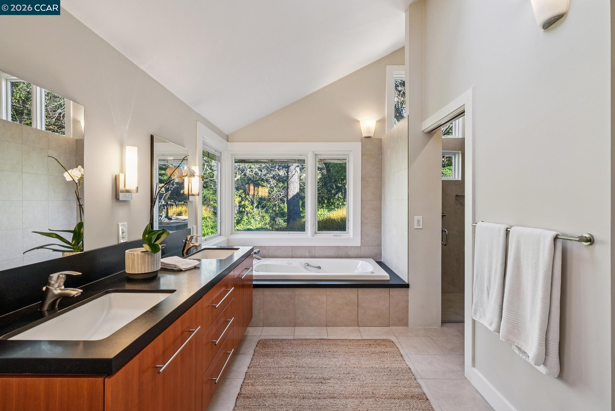 Detail Gallery Image 31 of 58 For 11 El Caminito, Orinda,  CA 94563 - 4 Beds | 3 Baths