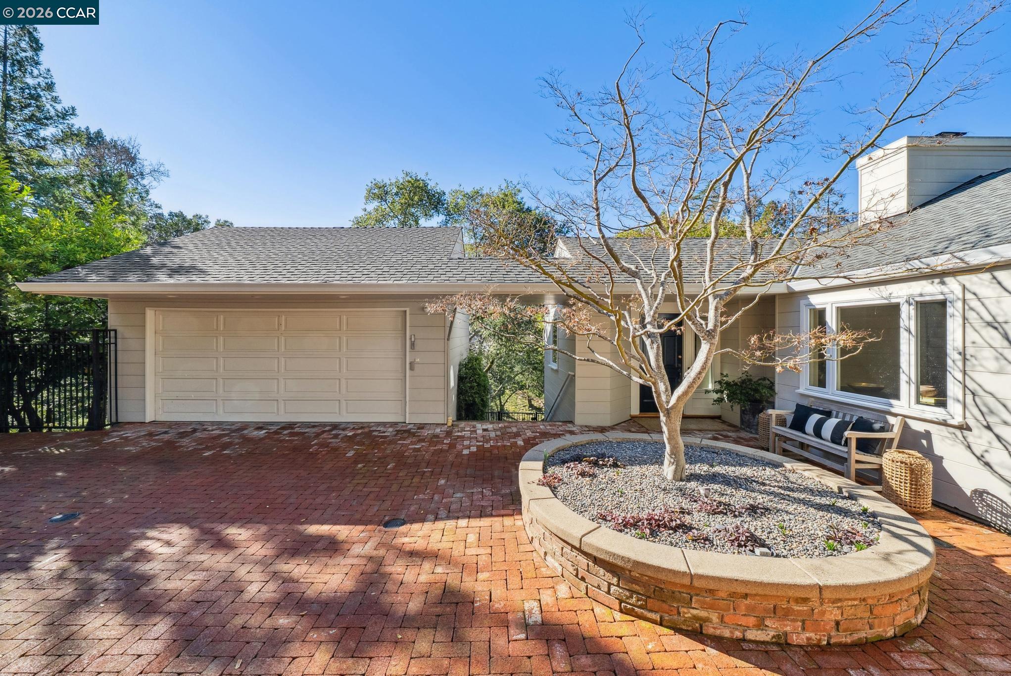 Detail Gallery Image 5 of 58 For 11 El Caminito, Orinda,  CA 94563 - 4 Beds | 3 Baths