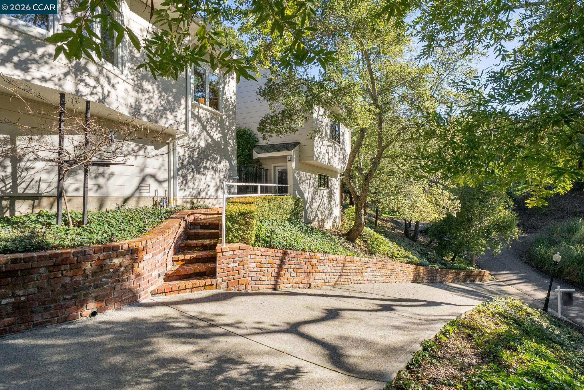 Detail Gallery Image 46 of 58 For 11 El Caminito, Orinda,  CA 94563 - 4 Beds | 3 Baths