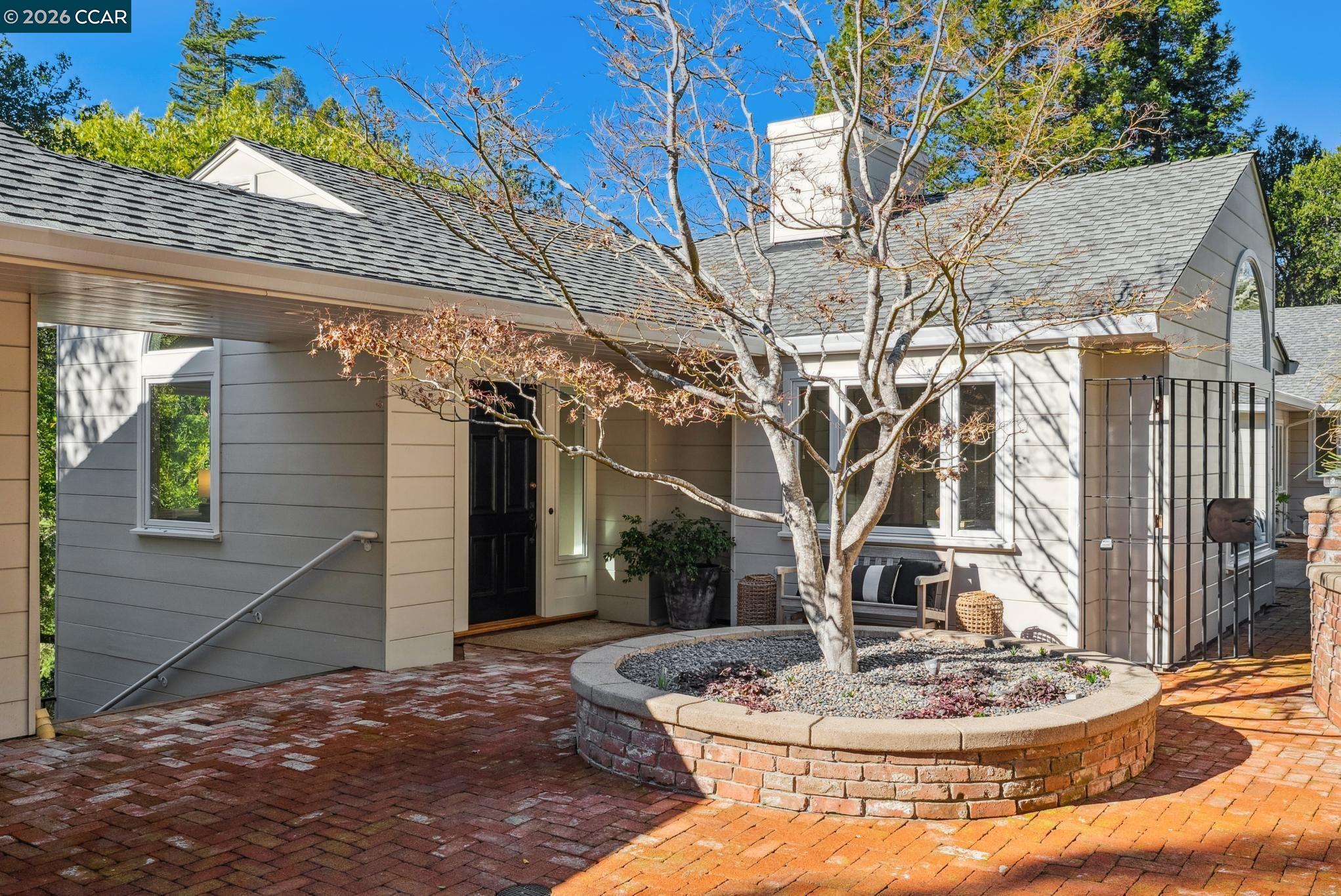 Detail Gallery Image 6 of 58 For 11 El Caminito, Orinda,  CA 94563 - 4 Beds | 3 Baths