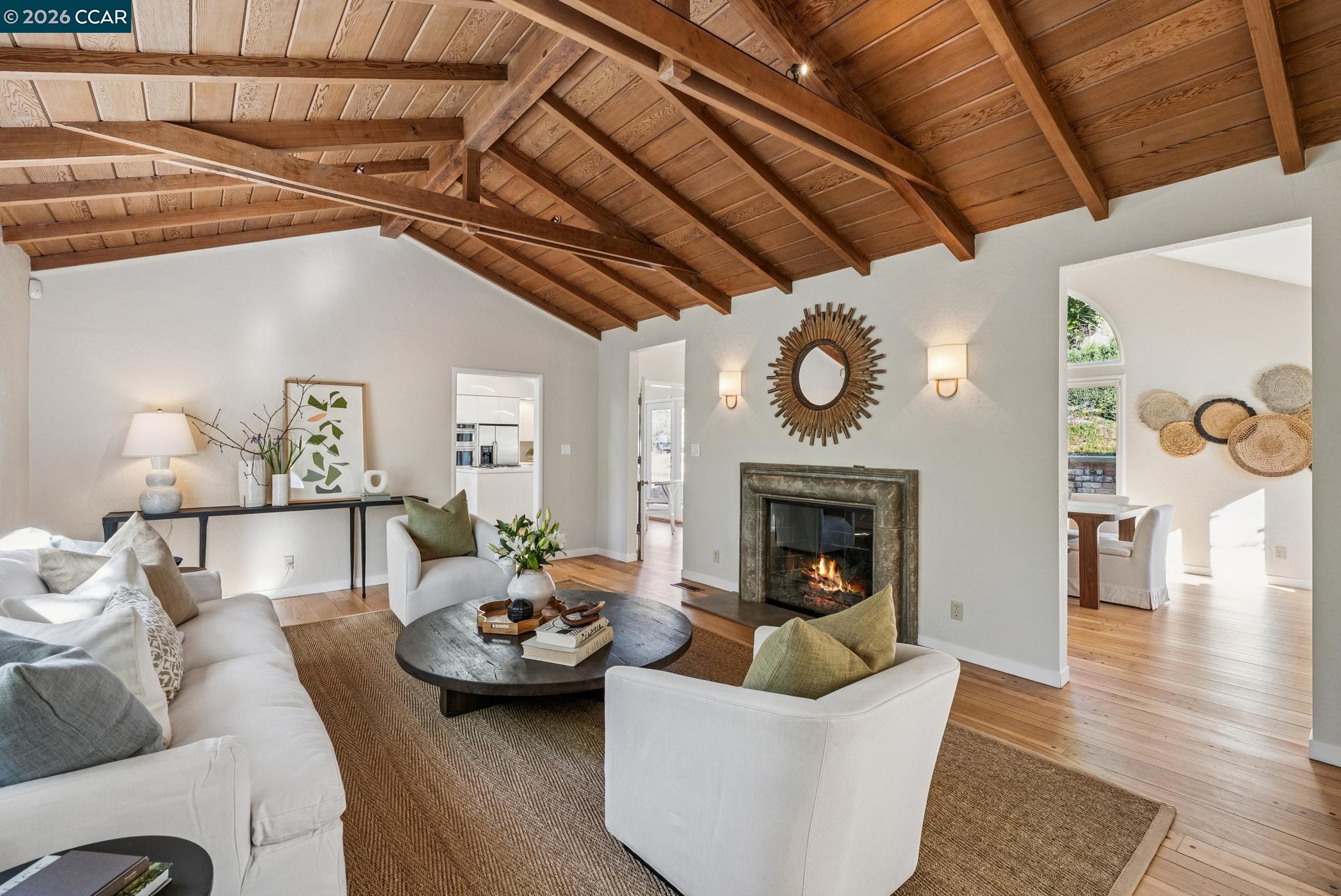 Detail Gallery Image 9 of 58 For 11 El Caminito, Orinda,  CA 94563 - 4 Beds | 3 Baths