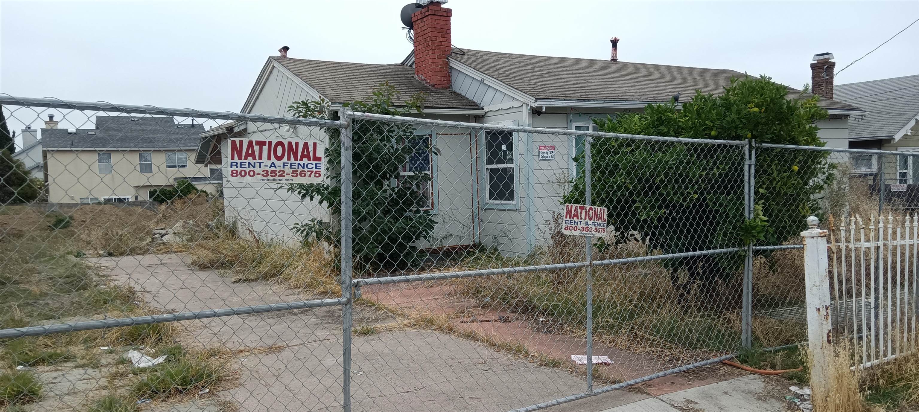 Detail Gallery Image 3 of 13 For 1672 162nd Ave, San Leandro,  CA 94578 - 2 Beds | 1 Baths