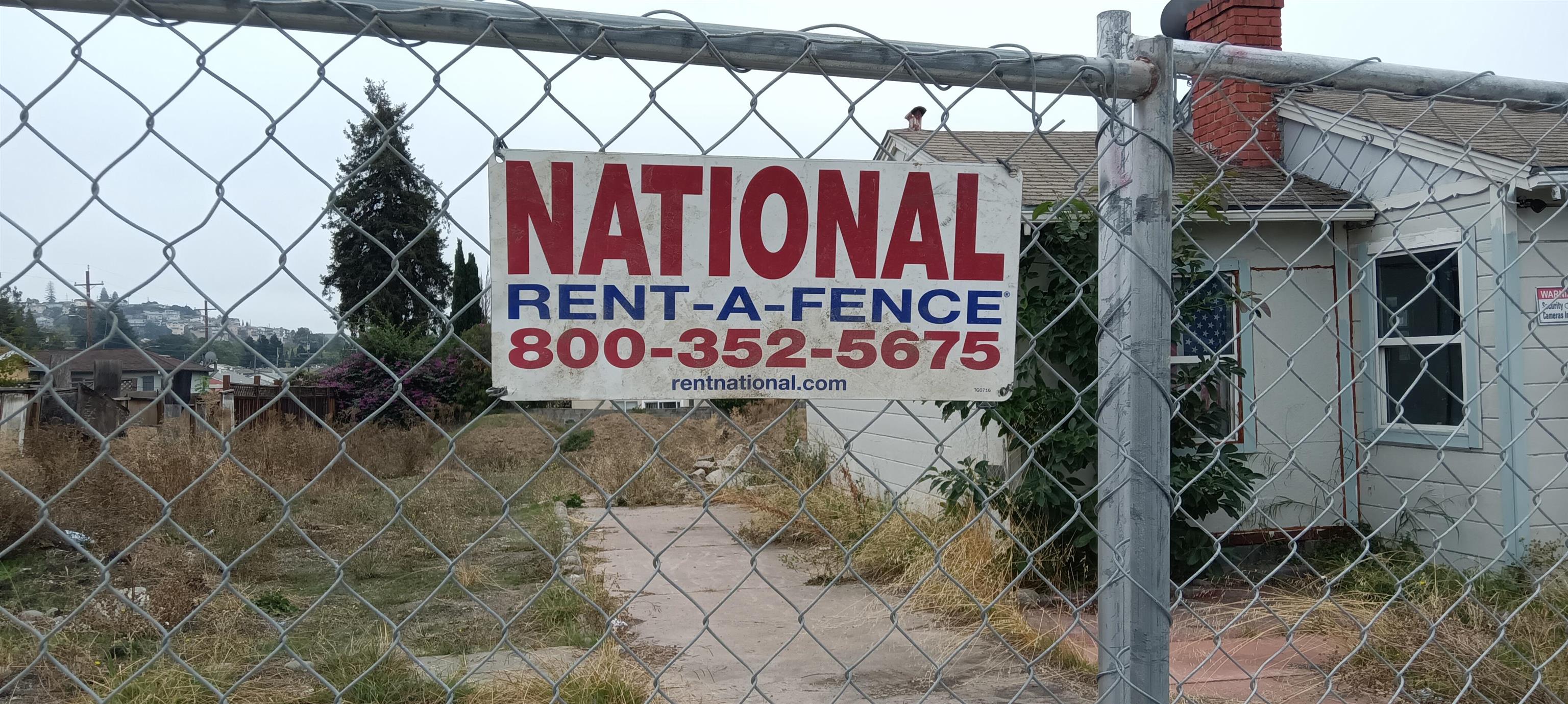 Detail Gallery Image 4 of 13 For 1672 162nd Ave, San Leandro,  CA 94578 - 2 Beds | 1 Baths