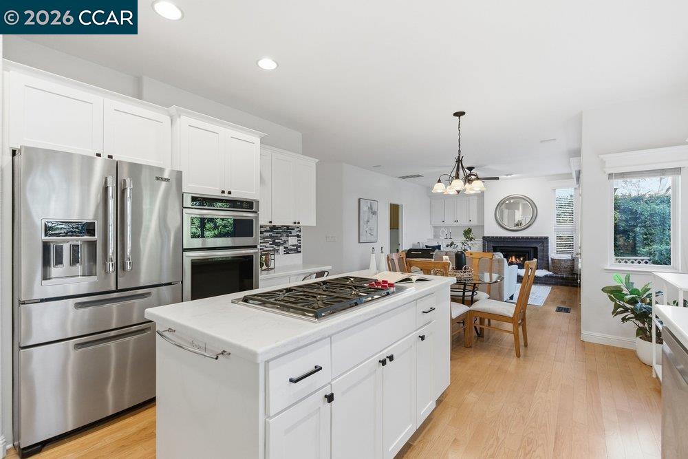 Detail Gallery Image 14 of 51 For 811 Vineyard Ct, Pleasant Hill,  CA 94523 - 4 Beds | 2/1 Baths