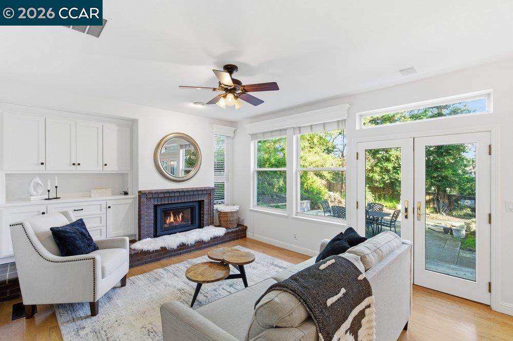 Detail Gallery Image 19 of 51 For 811 Vineyard Ct, Pleasant Hill,  CA 94523 - 4 Beds | 2/1 Baths