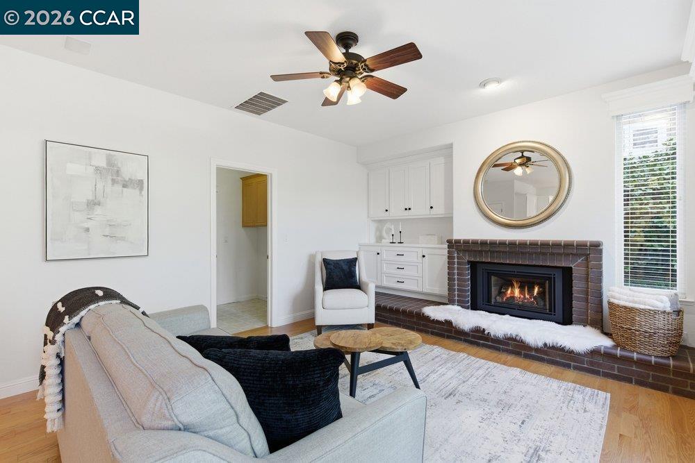 Detail Gallery Image 20 of 51 For 811 Vineyard Ct, Pleasant Hill,  CA 94523 - 4 Beds | 2/1 Baths