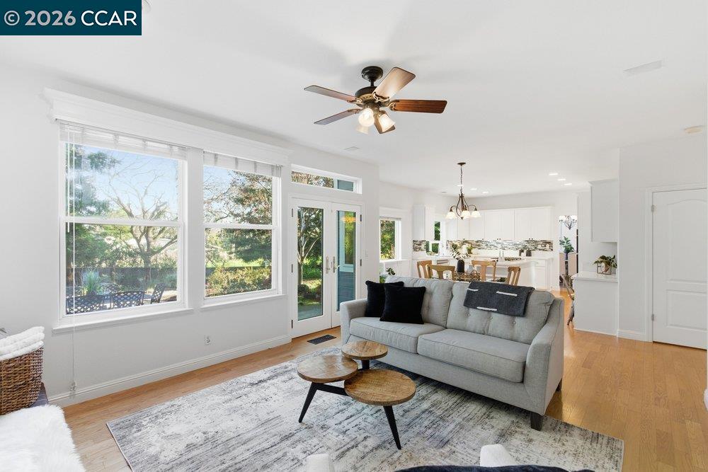 Detail Gallery Image 22 of 51 For 811 Vineyard Ct, Pleasant Hill,  CA 94523 - 4 Beds | 2/1 Baths