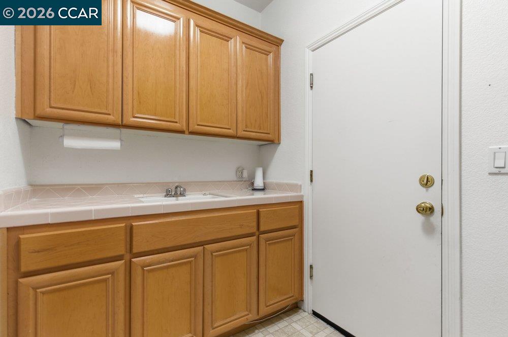 Detail Gallery Image 23 of 51 For 811 Vineyard Ct, Pleasant Hill,  CA 94523 - 4 Beds | 2/1 Baths