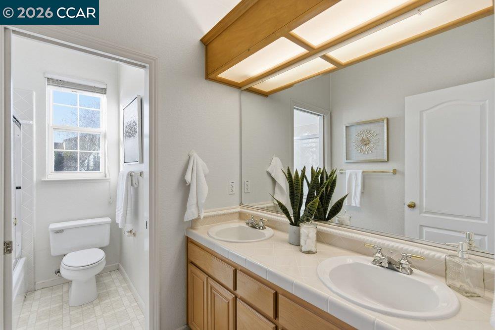 Detail Gallery Image 39 of 51 For 811 Vineyard Ct, Pleasant Hill,  CA 94523 - 4 Beds | 2/1 Baths