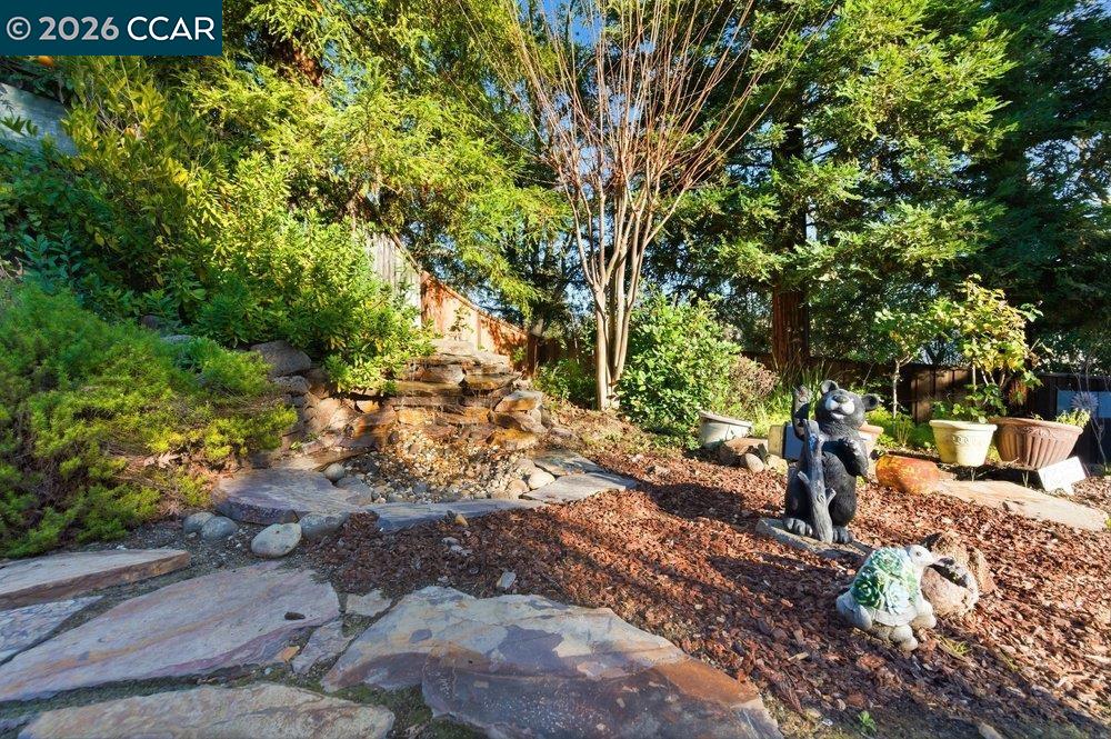 Detail Gallery Image 44 of 51 For 811 Vineyard Ct, Pleasant Hill,  CA 94523 - 4 Beds | 2/1 Baths