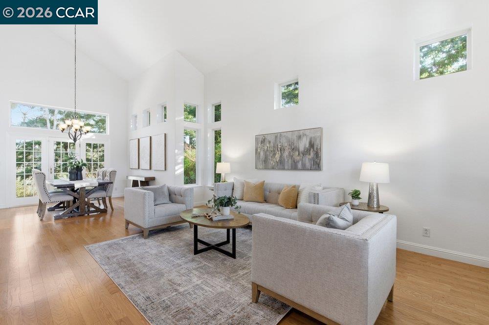 Detail Gallery Image 9 of 51 For 811 Vineyard Ct, Pleasant Hill,  CA 94523 - 4 Beds | 2/1 Baths