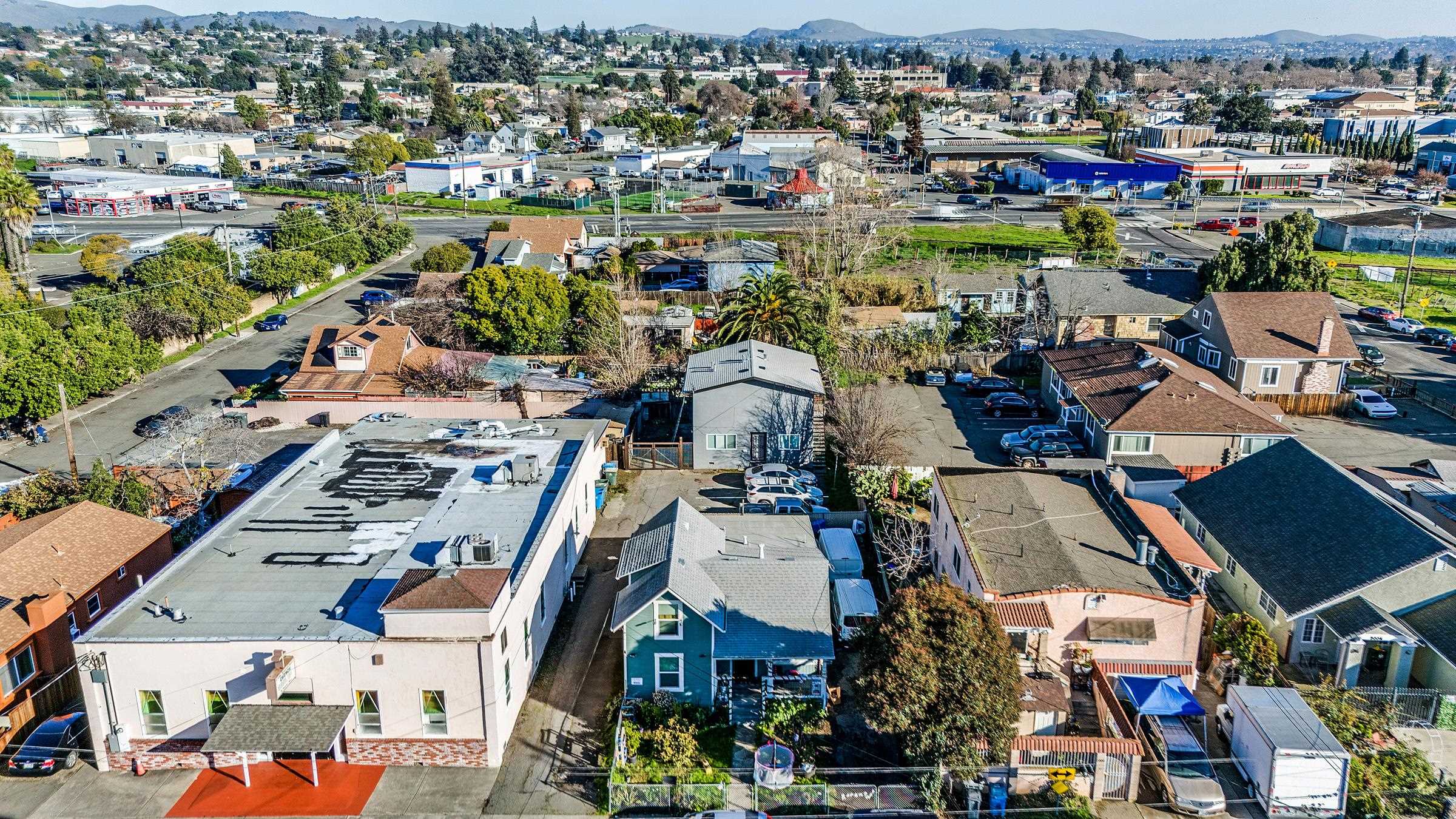 Detail Gallery Image 4 of 45 For 2008 Marin St, Vallejo,  CA 94590 - – Beds | – Baths