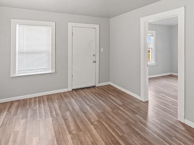 Detail Gallery Image 3 of 10 For 5938 Vallejo St #C,  Oakland,  CA 94608 - 2 Beds | 1 Baths