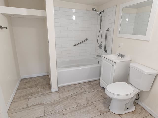 Detail Gallery Image 6 of 10 For 5938 Vallejo St #C,  Oakland,  CA 94608 - 2 Beds | 1 Baths