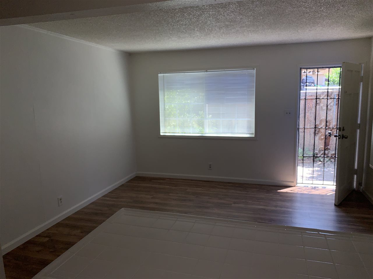 Detail Gallery Image 11 of 11 For 124 W 8th St #B,  Tracy,  CA 95376 - 2 Beds | 1 Baths