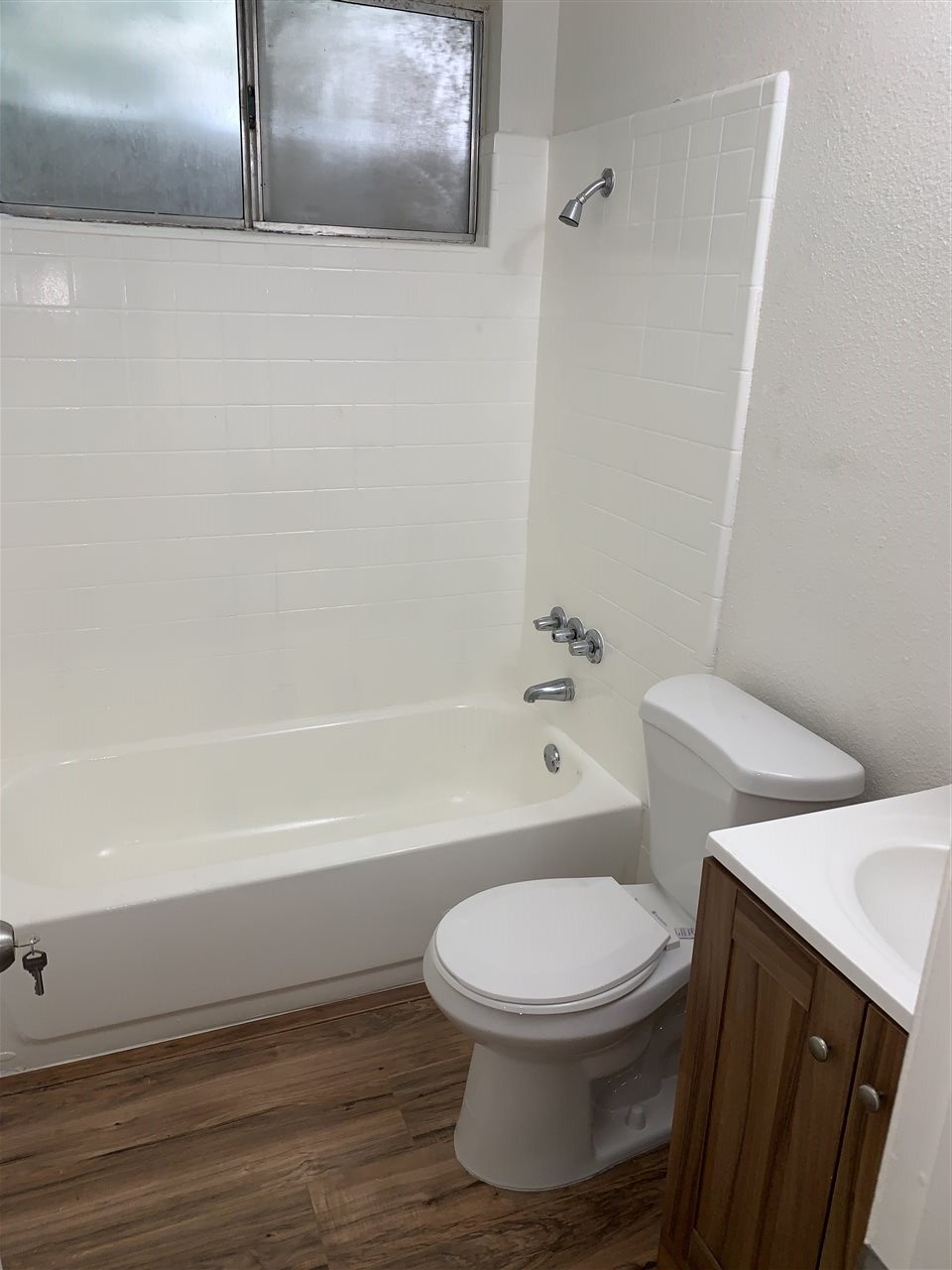 Detail Gallery Image 6 of 11 For 124 W 8th St #B,  Tracy,  CA 95376 - 2 Beds | 1 Baths