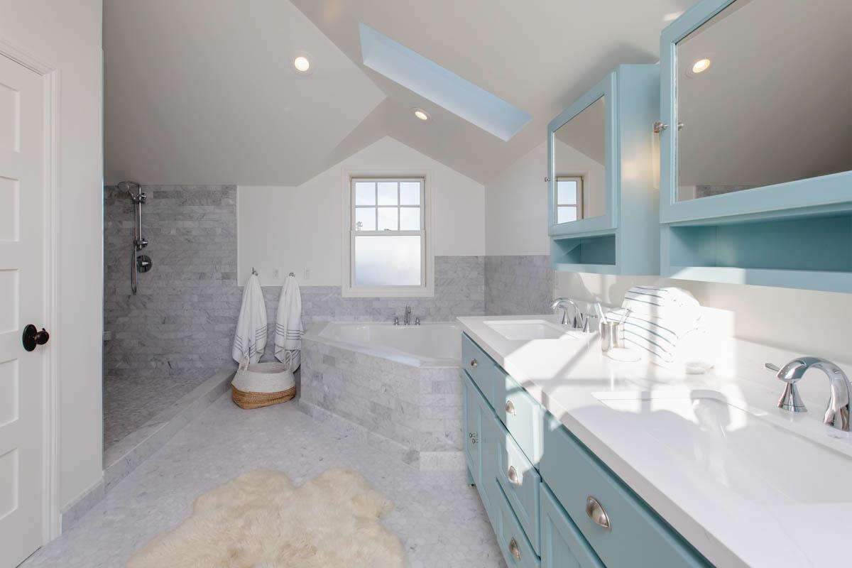 Detail Gallery Image 21 of 60 For 1427 Bay St, Alameda,  CA 94501 - 4 Beds | 3 Baths