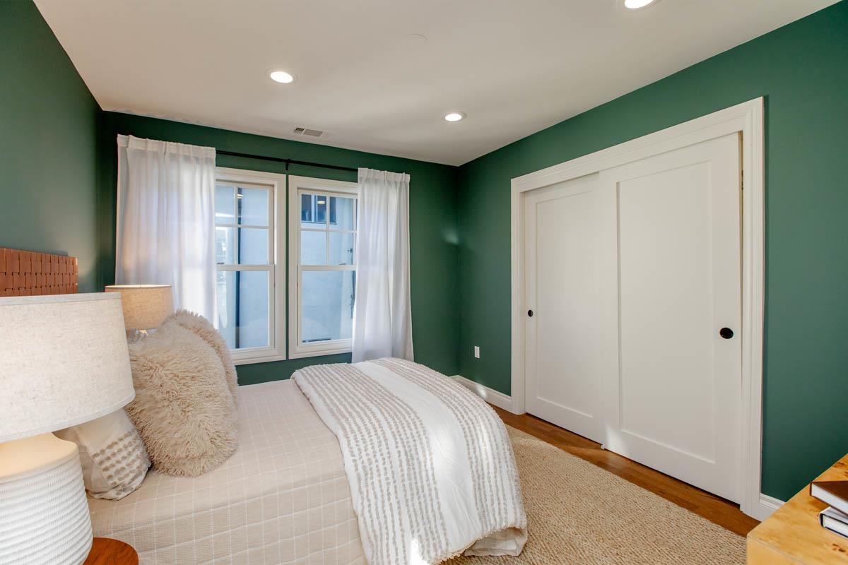 Detail Gallery Image 25 of 60 For 1427 Bay St, Alameda,  CA 94501 - 4 Beds | 3 Baths