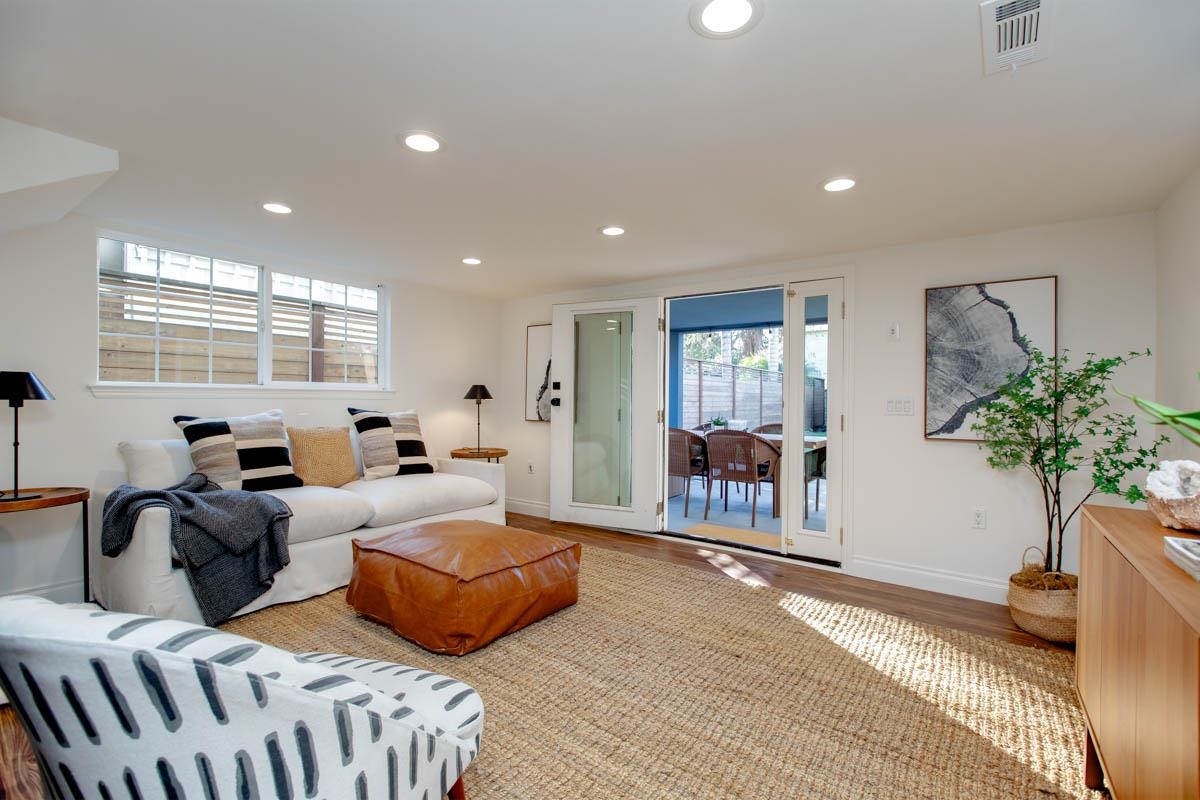 Detail Gallery Image 29 of 60 For 1427 Bay St, Alameda,  CA 94501 - 4 Beds | 3 Baths