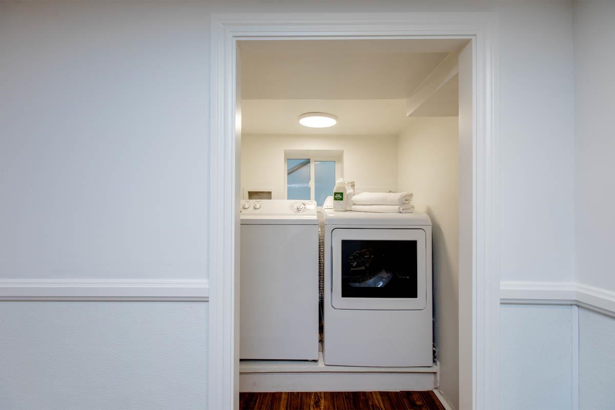 Detail Gallery Image 35 of 60 For 1427 Bay St, Alameda,  CA 94501 - 4 Beds | 3 Baths