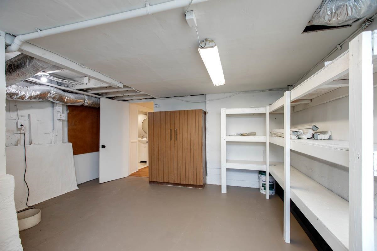 Detail Gallery Image 36 of 60 For 1427 Bay St, Alameda,  CA 94501 - 4 Beds | 3 Baths