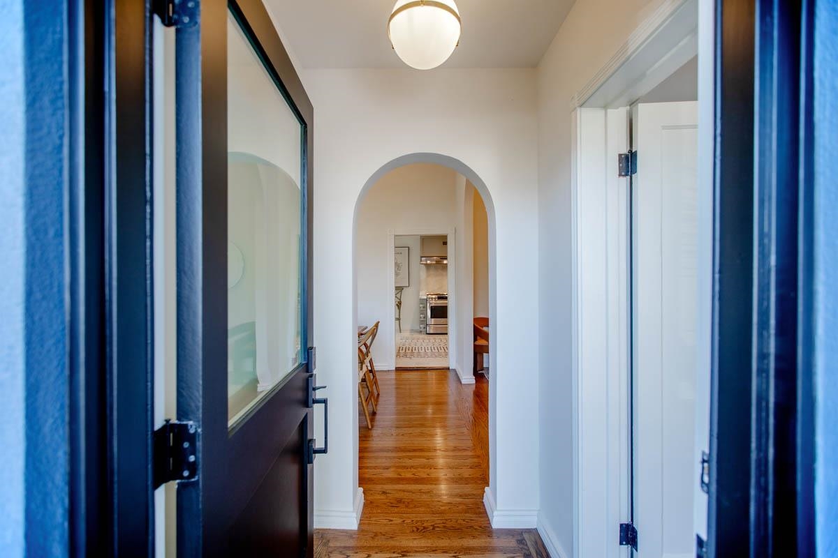 Detail Gallery Image 5 of 60 For 1427 Bay St, Alameda,  CA 94501 - 4 Beds | 3 Baths