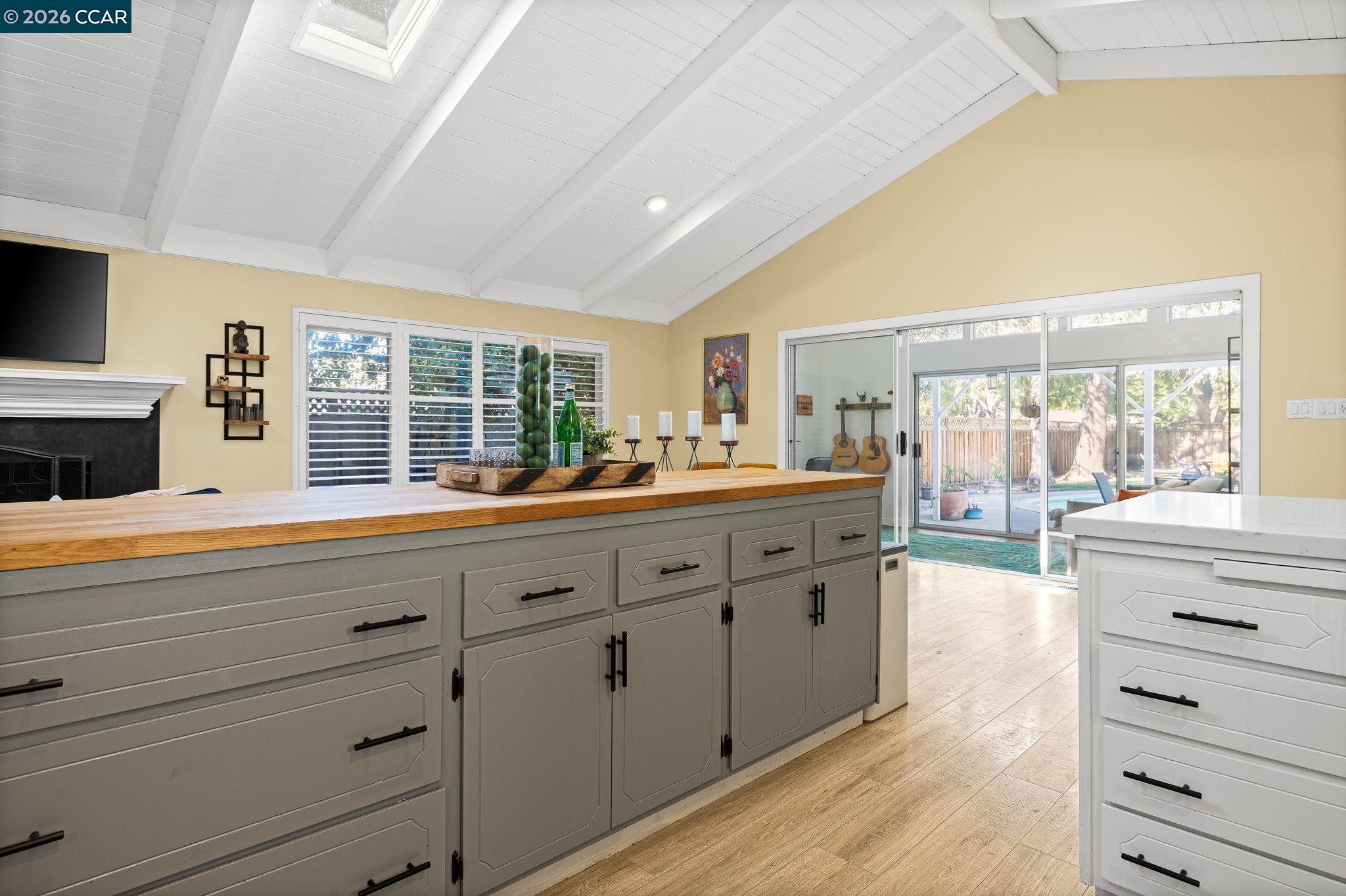 Detail Gallery Image 7 of 27 For 55 Normandy Ln, Walnut Creek,  CA 94598 - 3 Beds | 2 Baths