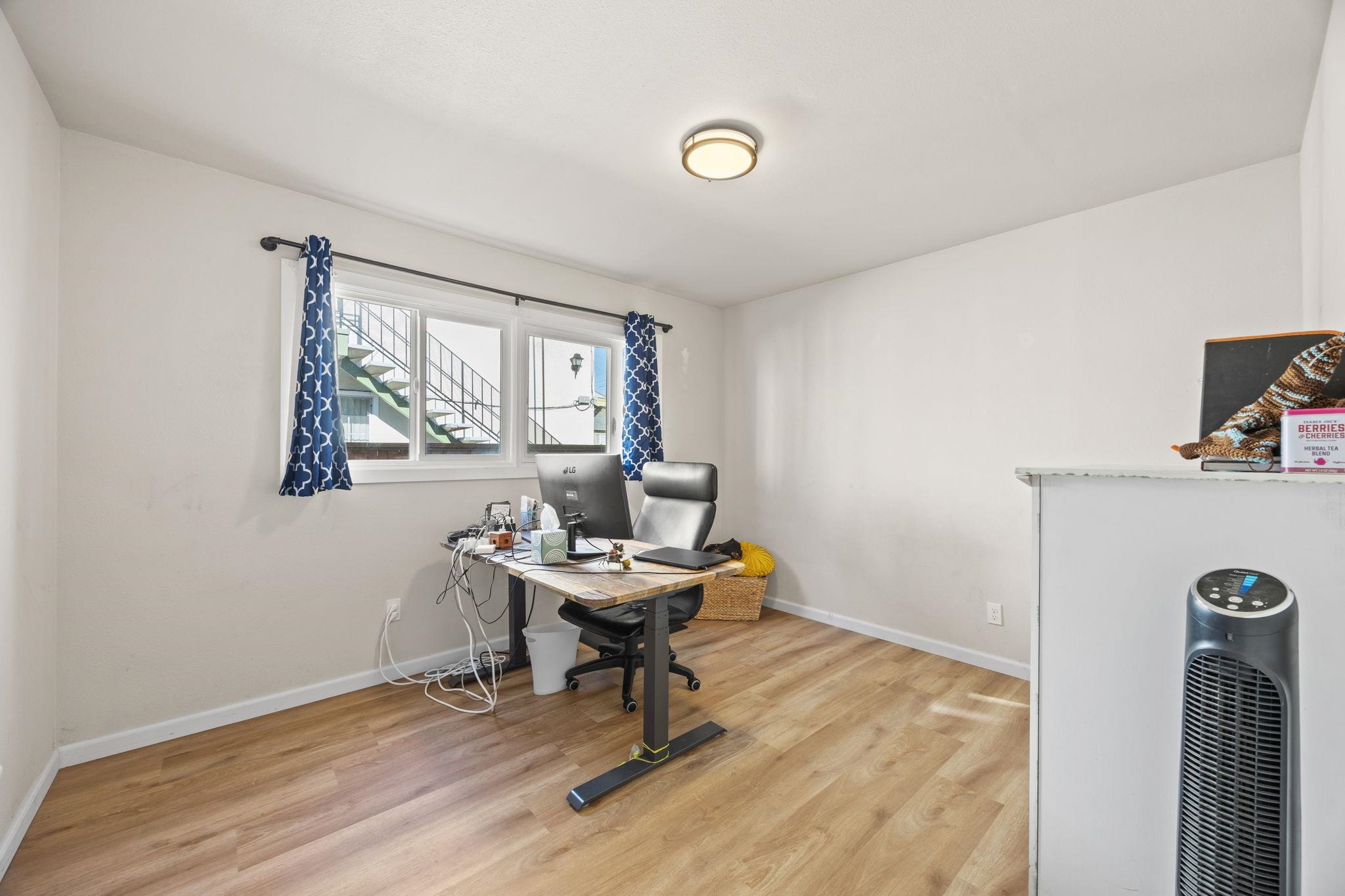 Detail Gallery Image 13 of 19 For 7447 Lockwood St, Oakland,  CA 94621 - 3 Beds | 1/2 Baths