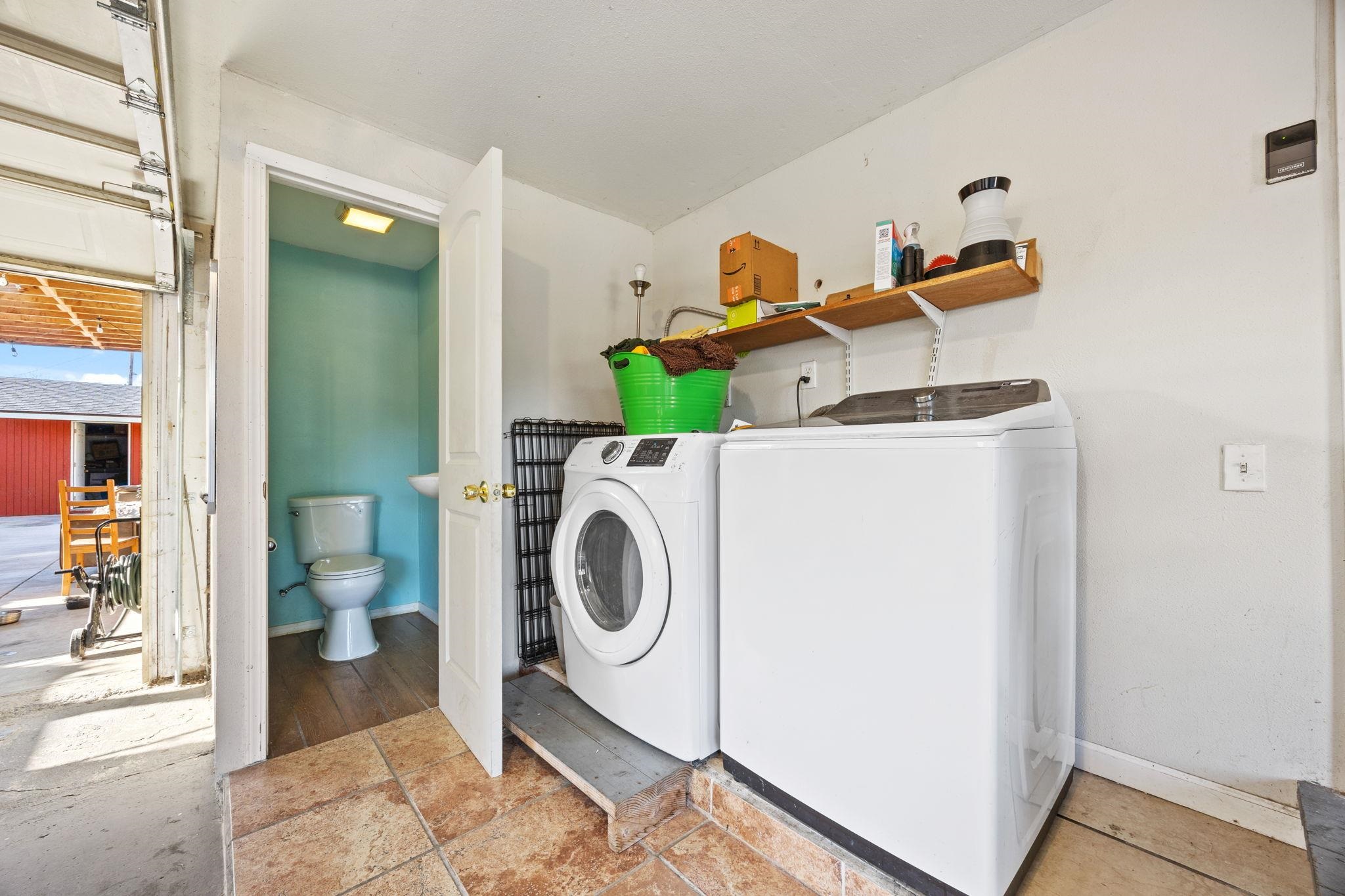 Detail Gallery Image 15 of 19 For 7447 Lockwood St, Oakland,  CA 94621 - 3 Beds | 1/2 Baths