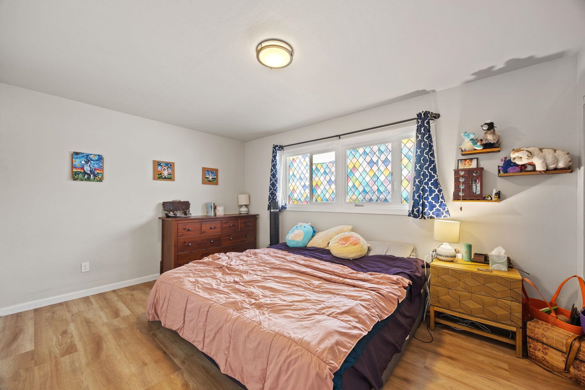 Detail Gallery Image 9 of 19 For 7447 Lockwood St, Oakland,  CA 94621 - 3 Beds | 1/2 Baths