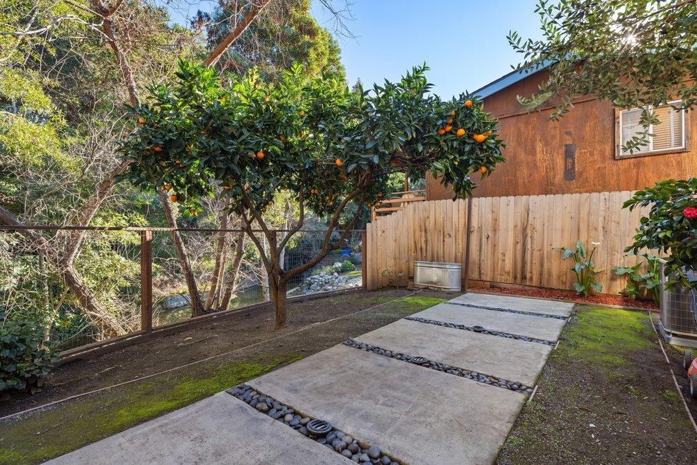 Detail Gallery Image 39 of 47 For 9600 Golf Links, Oakland,  CA 94605 - 2 Beds | 1 Baths